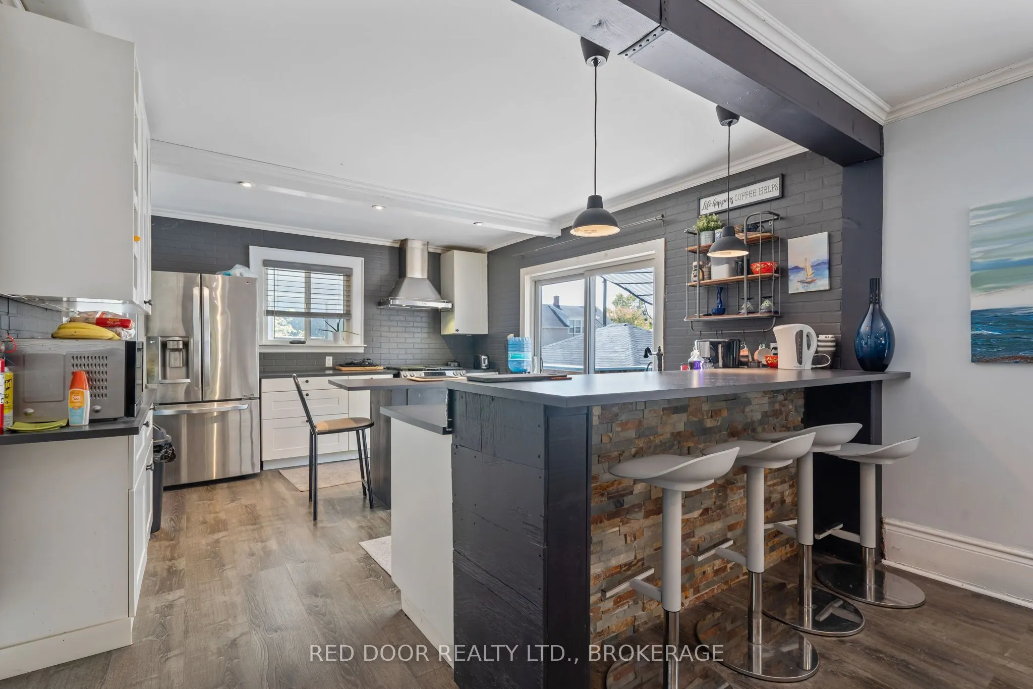 292 Hetty Street W