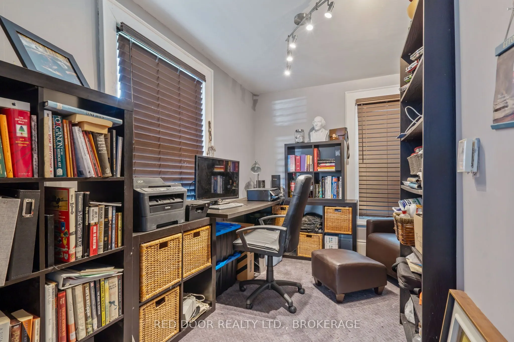 292 Hetty Street W