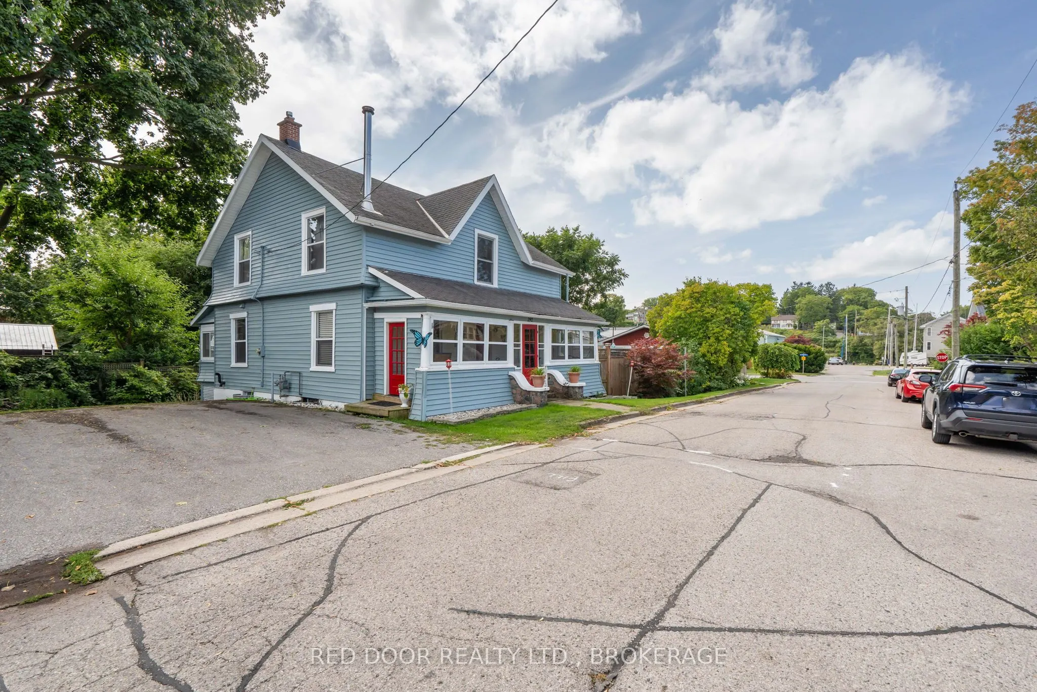 292 Hetty Street W