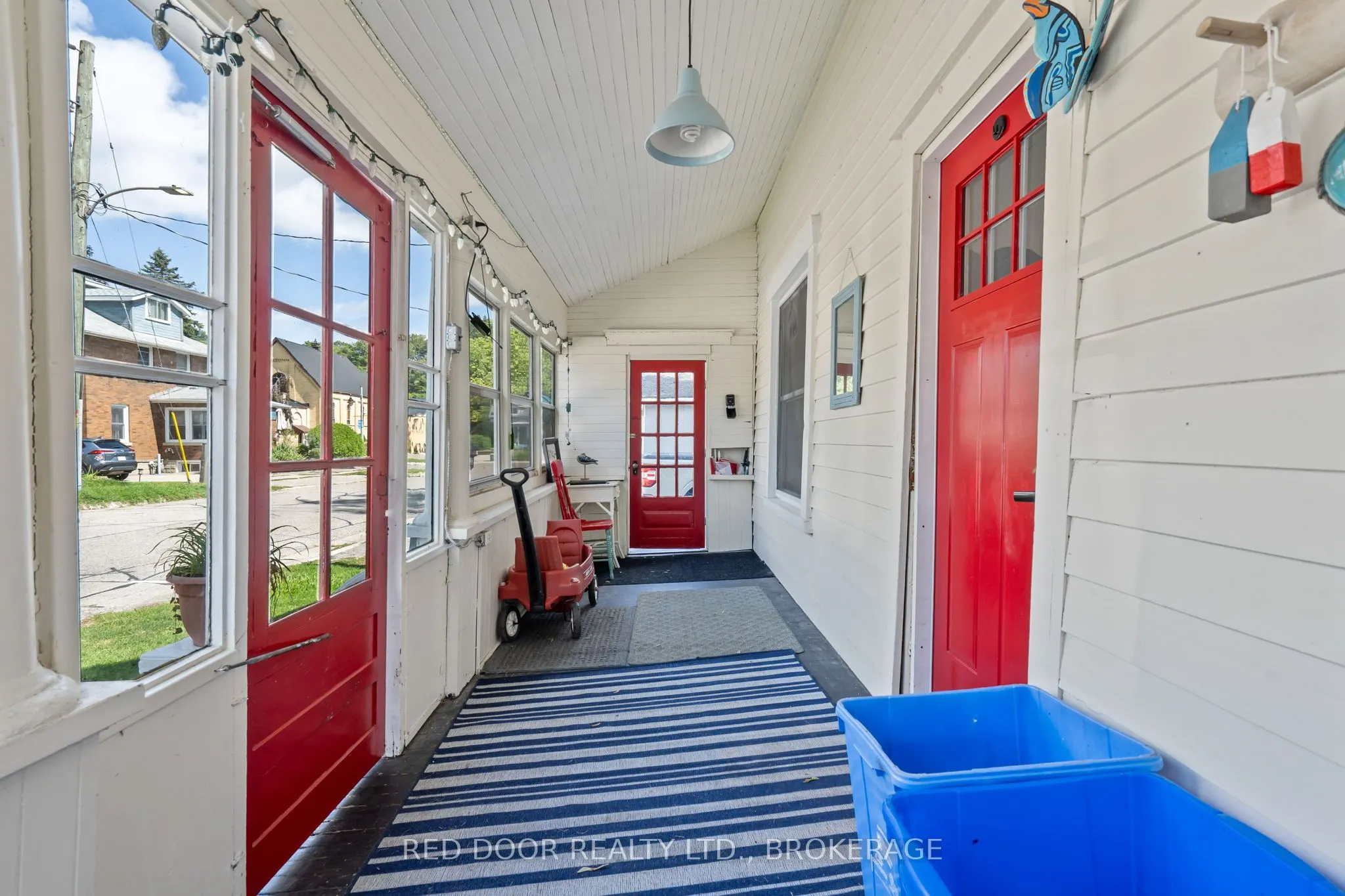 292 Hetty Street W