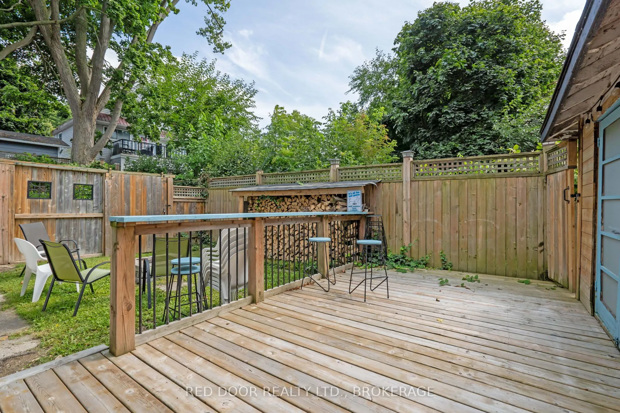 292 Hetty Street W