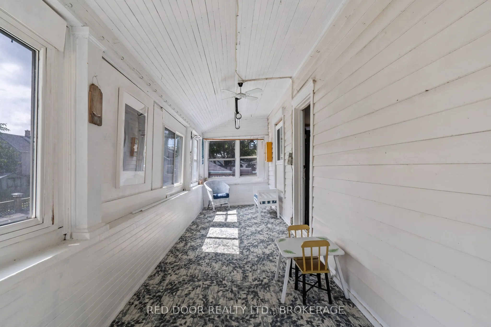 292 Hetty Street W