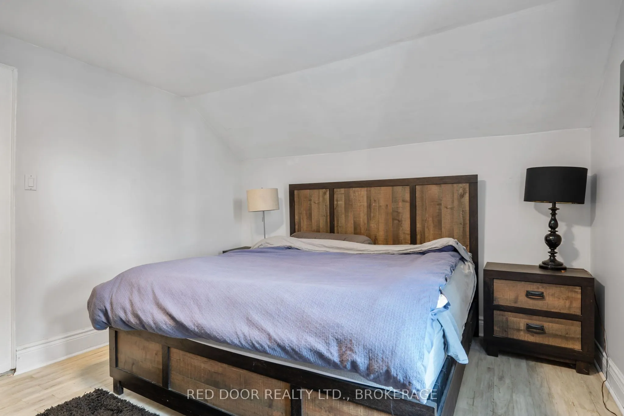 292 Hetty Street W