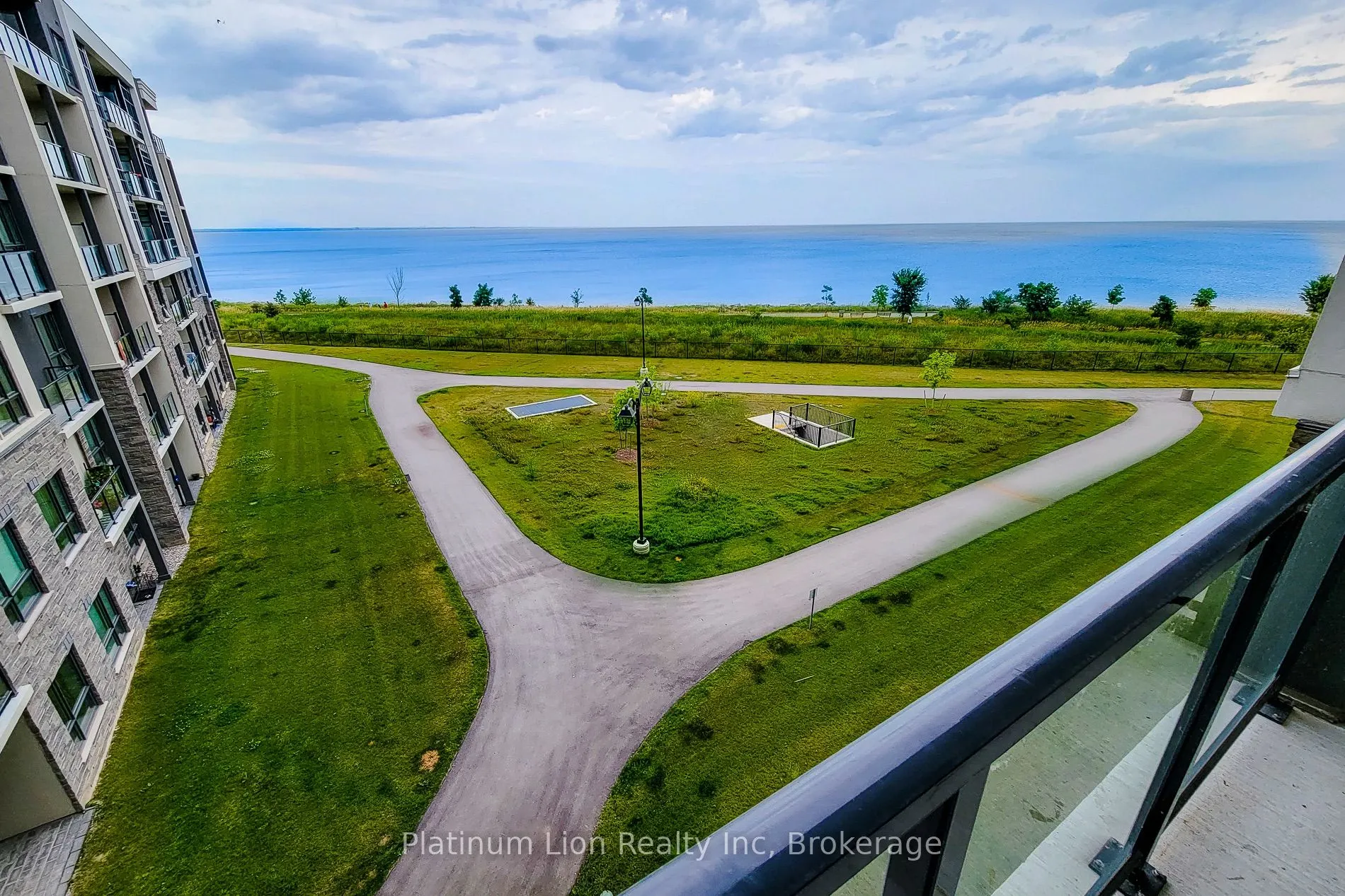 101 Shoreview Place, #513