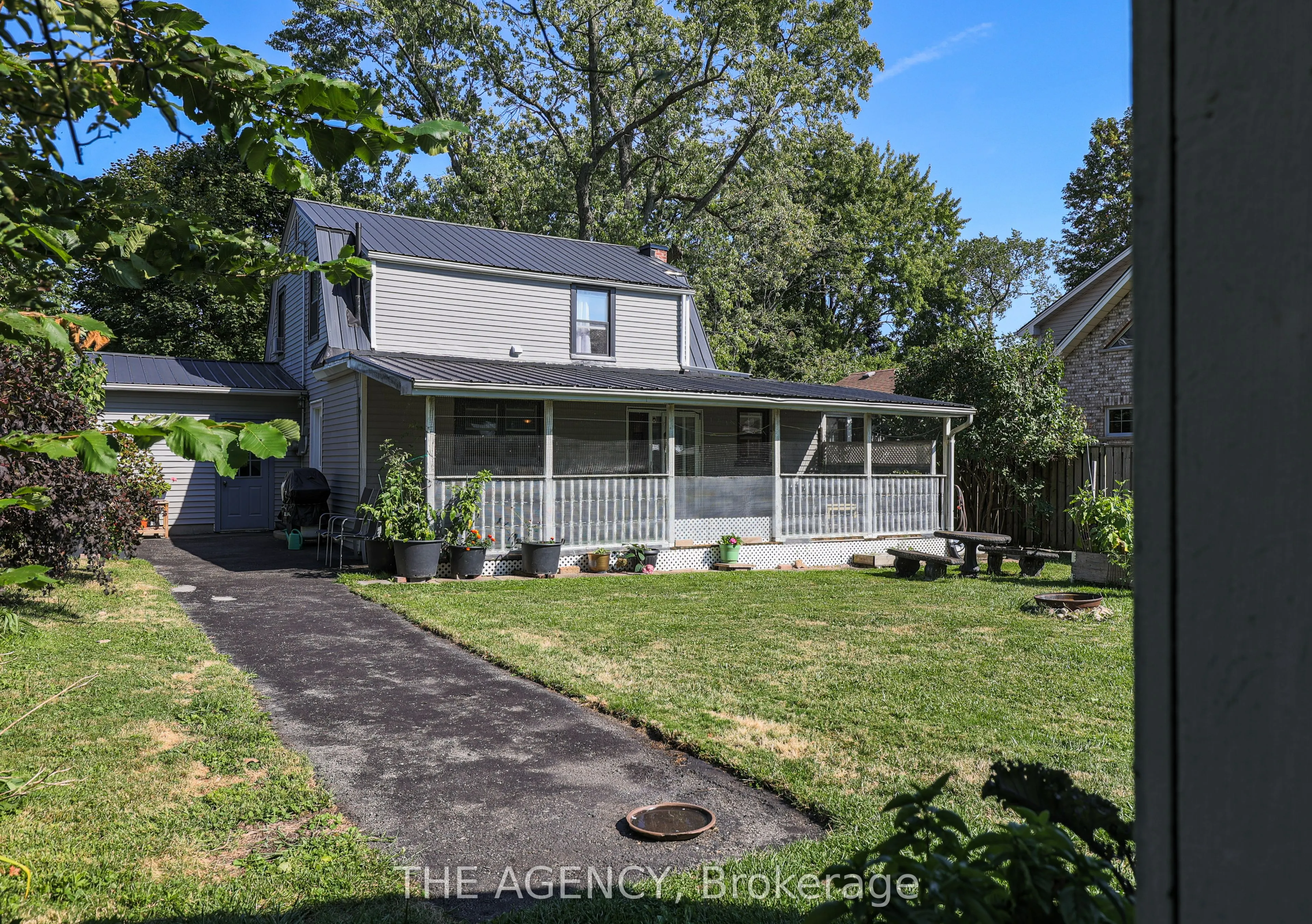 231 Prospect Point Road South Road S
