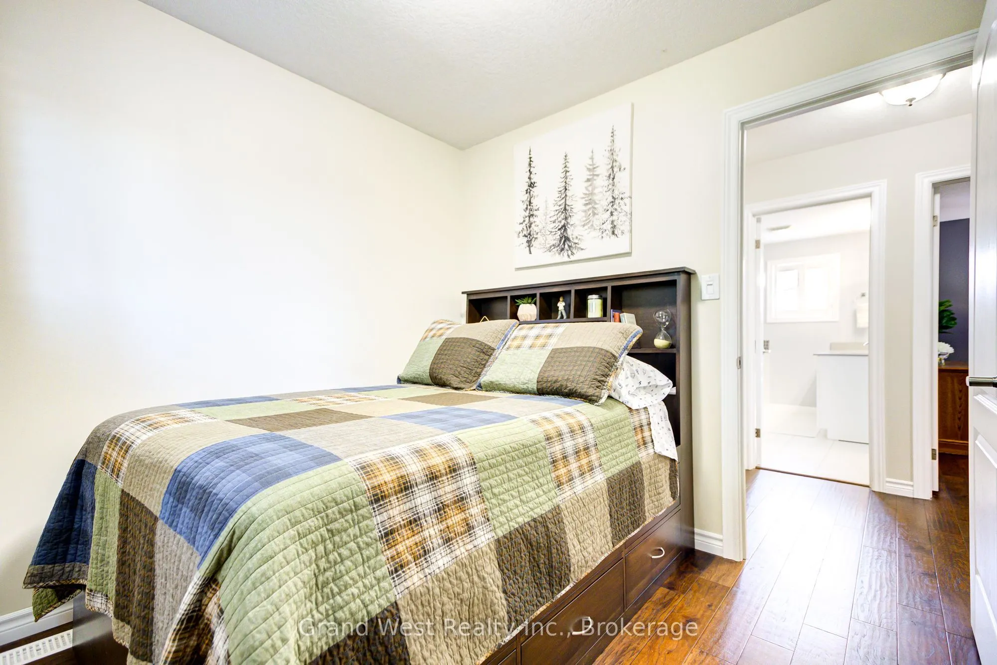 122 Westcliff Way
