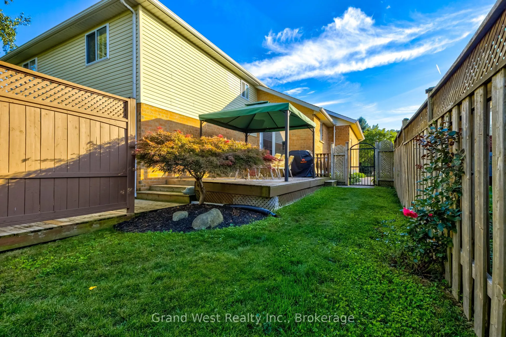 122 Westcliff Way