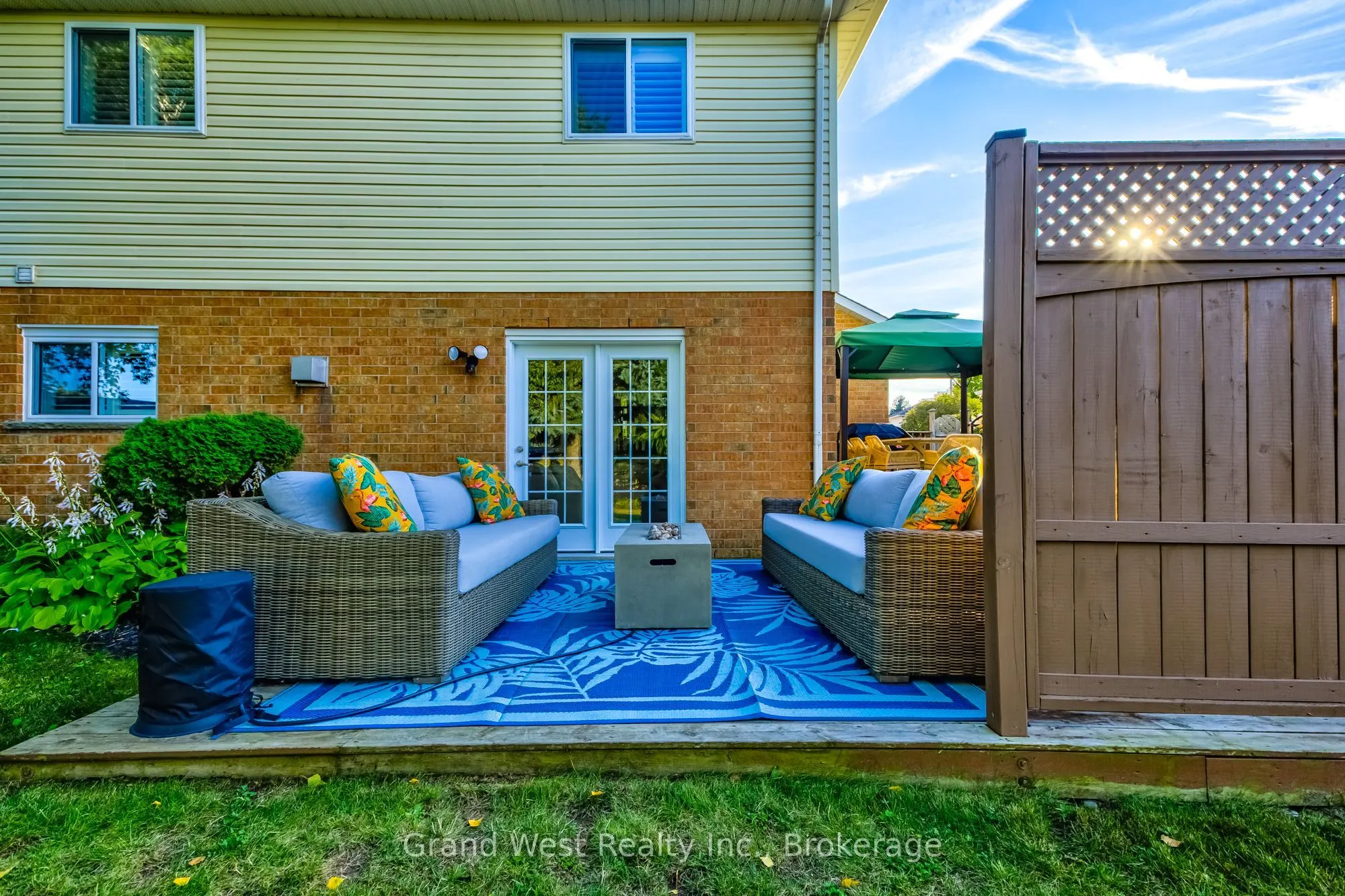 122 Westcliff Way