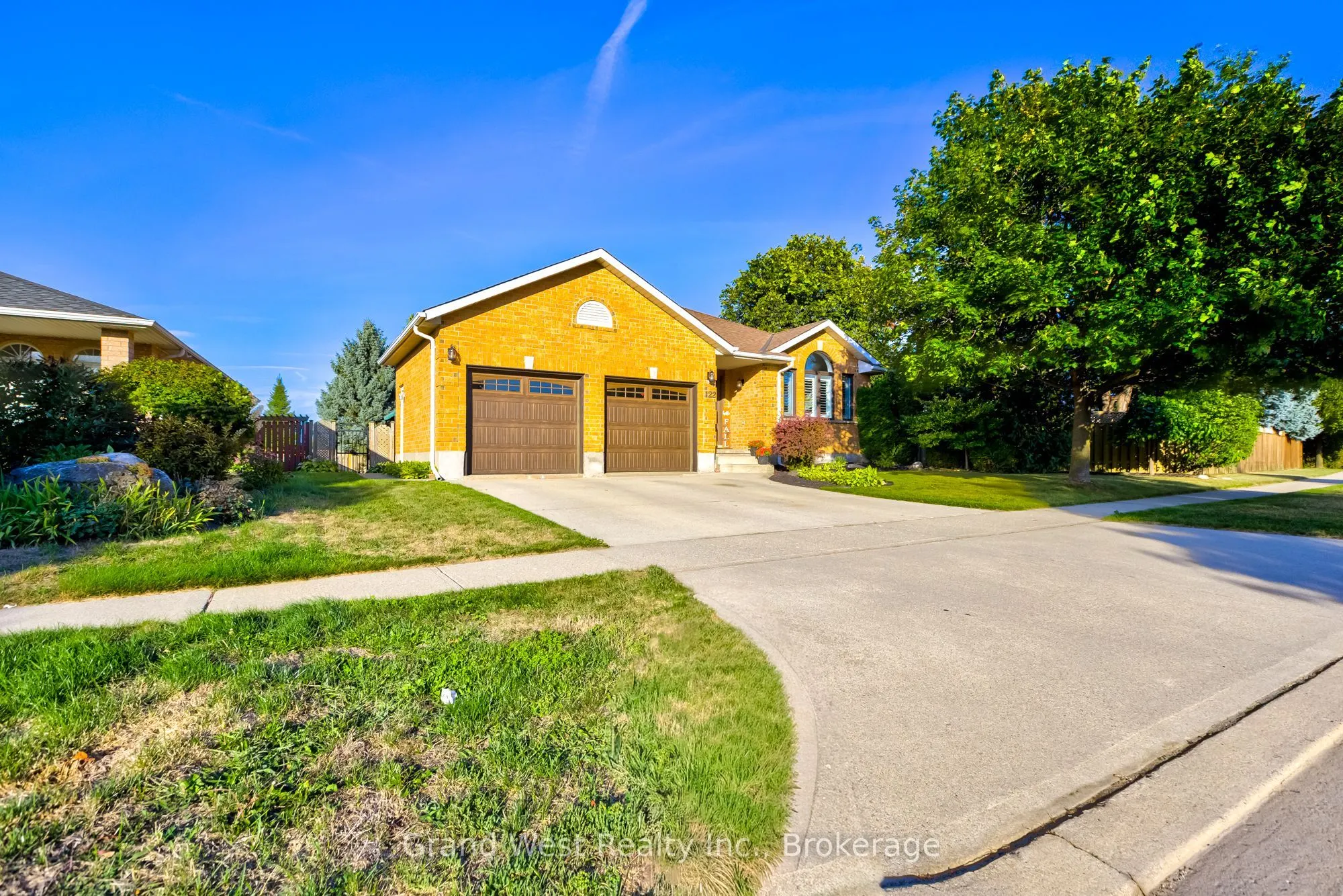 122 Westcliff Way