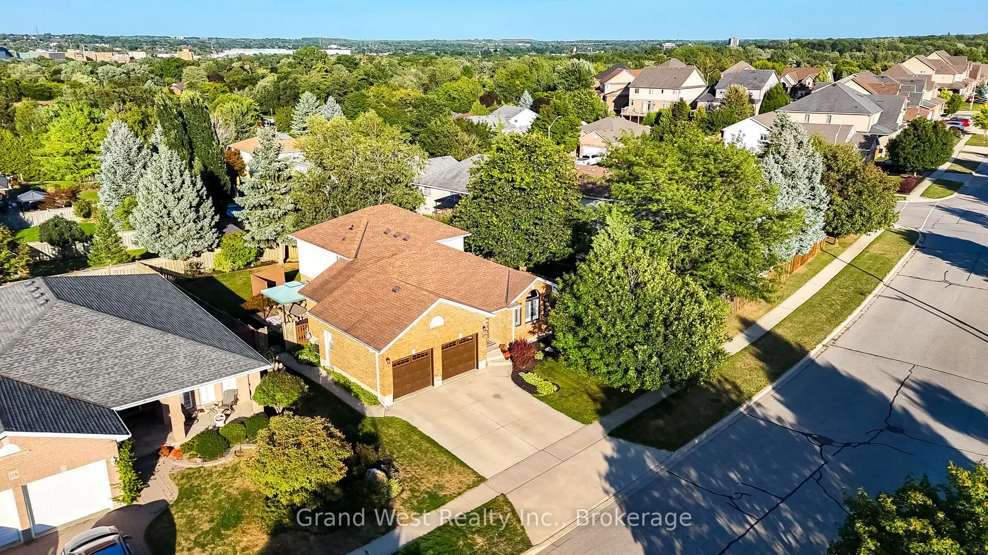 122 Westcliff Way