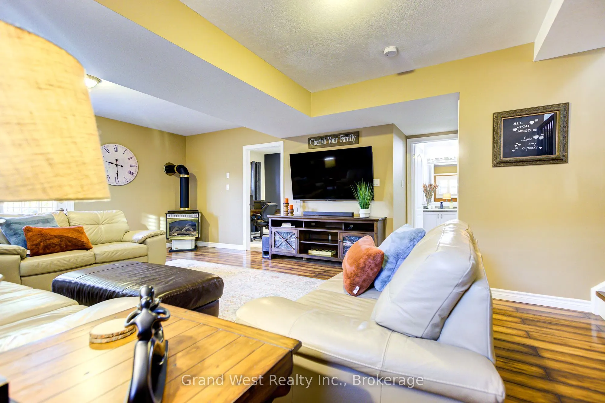 122 Westcliff Way