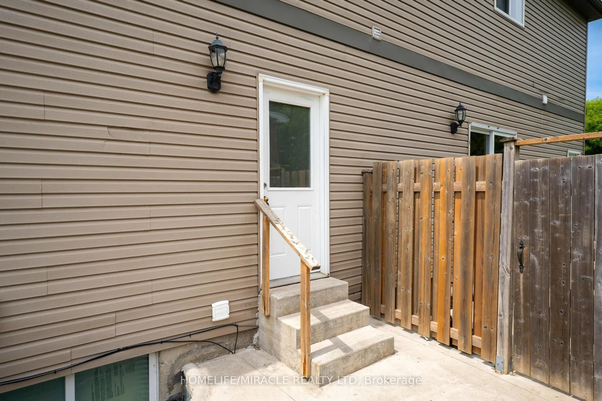 120 Jansen Avenue