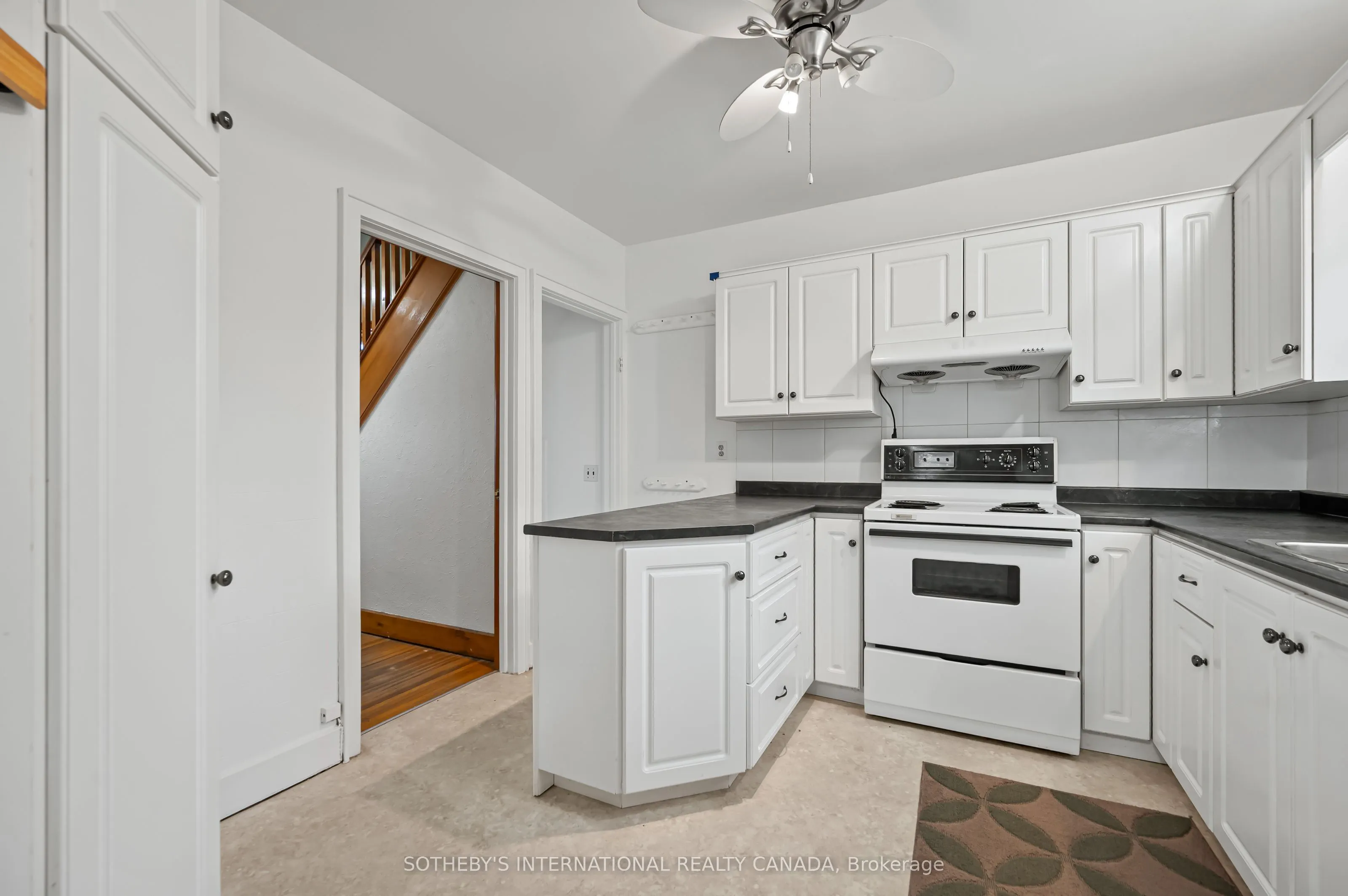 185 Highland Road W