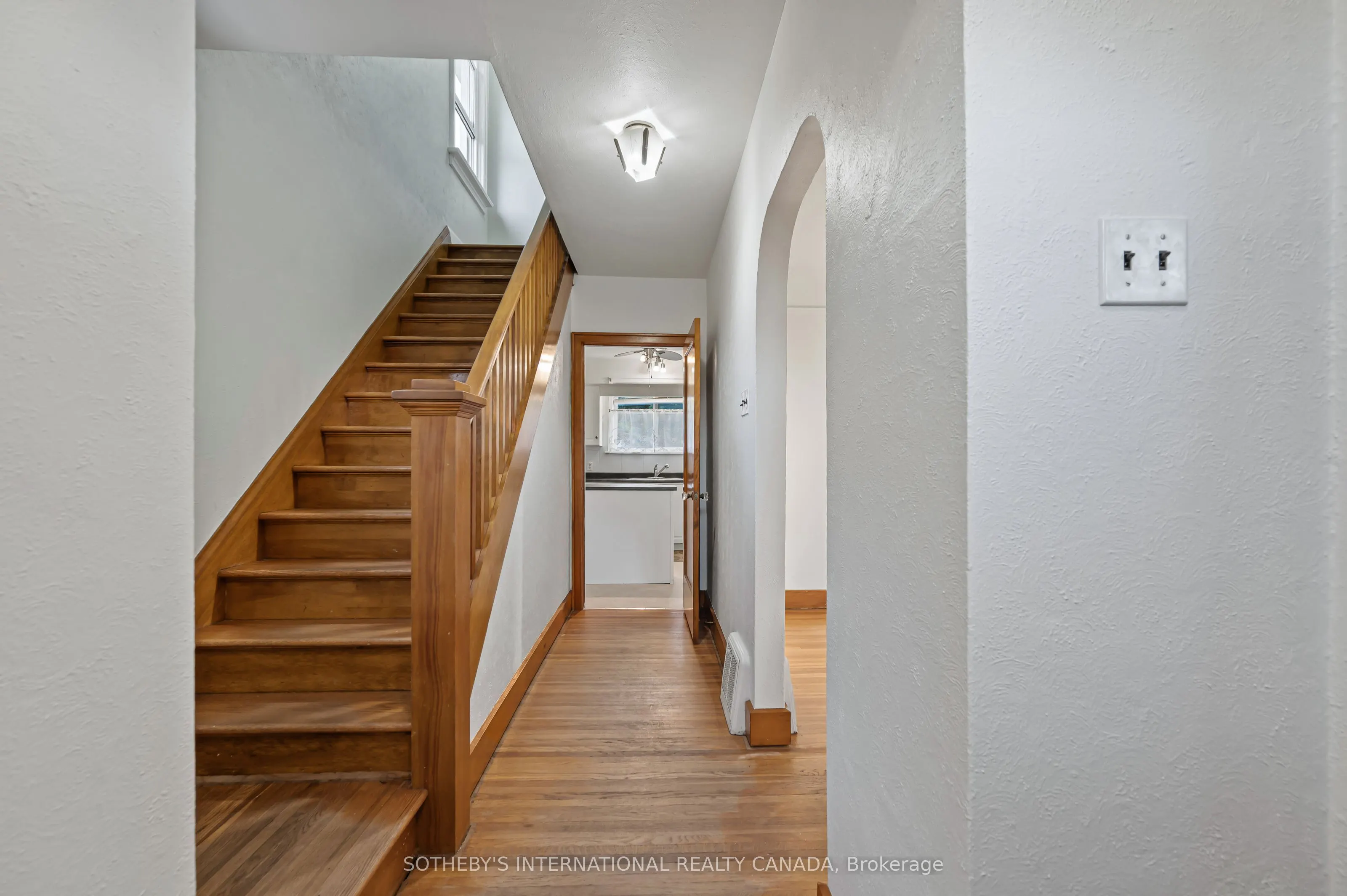 185 Highland Road W