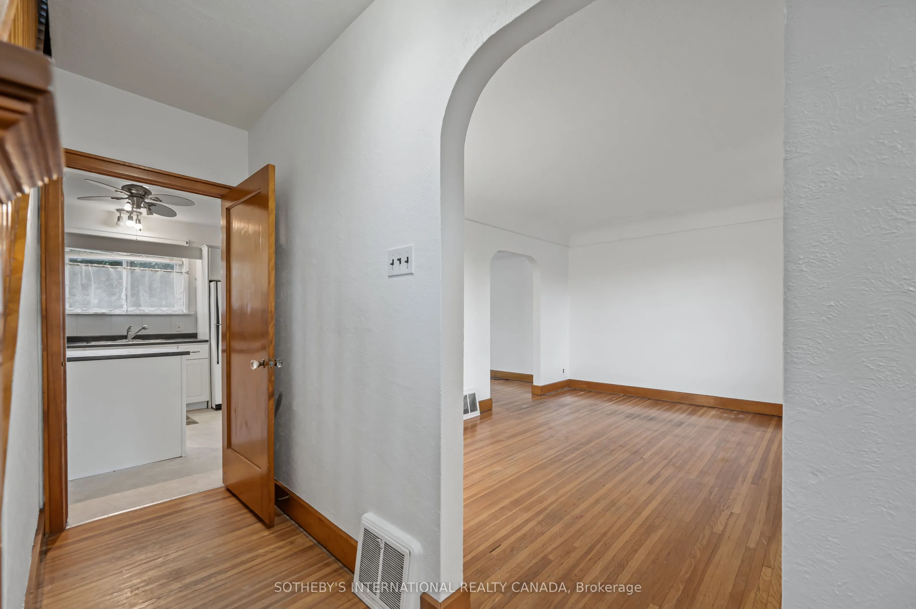 185 Highland Road W
