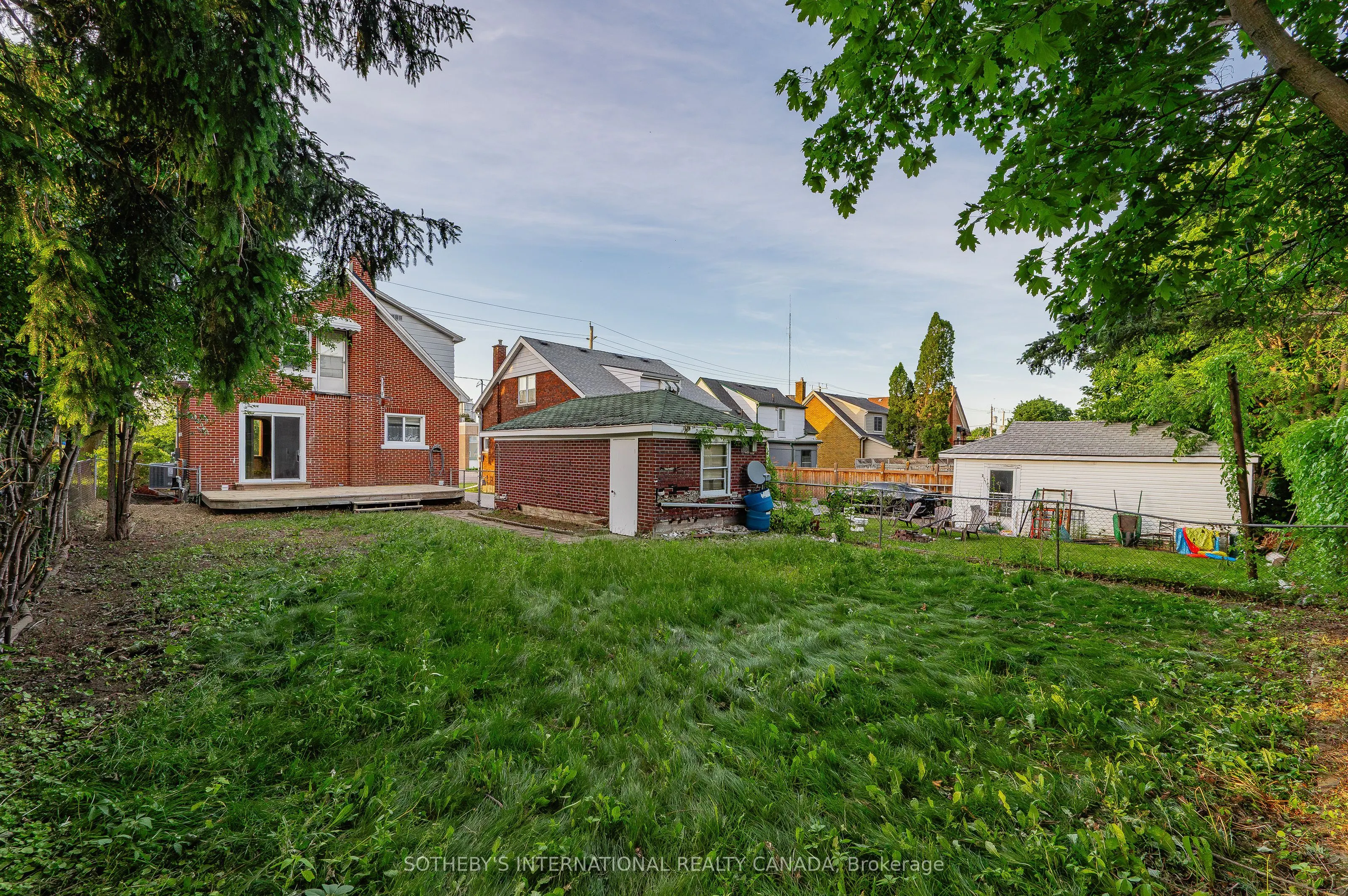 185 Highland Road W