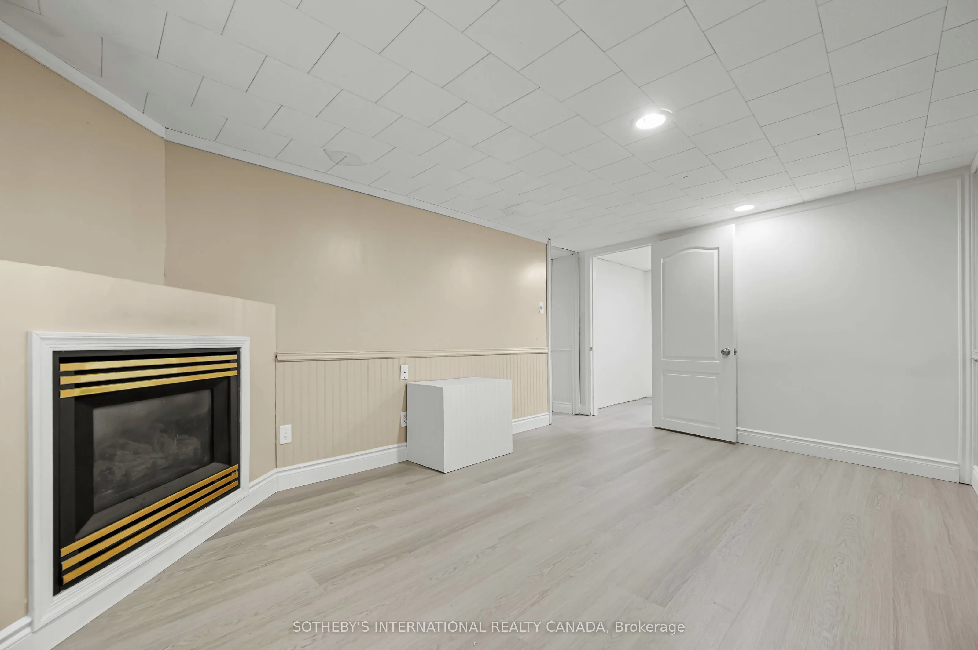 185 Highland Road W