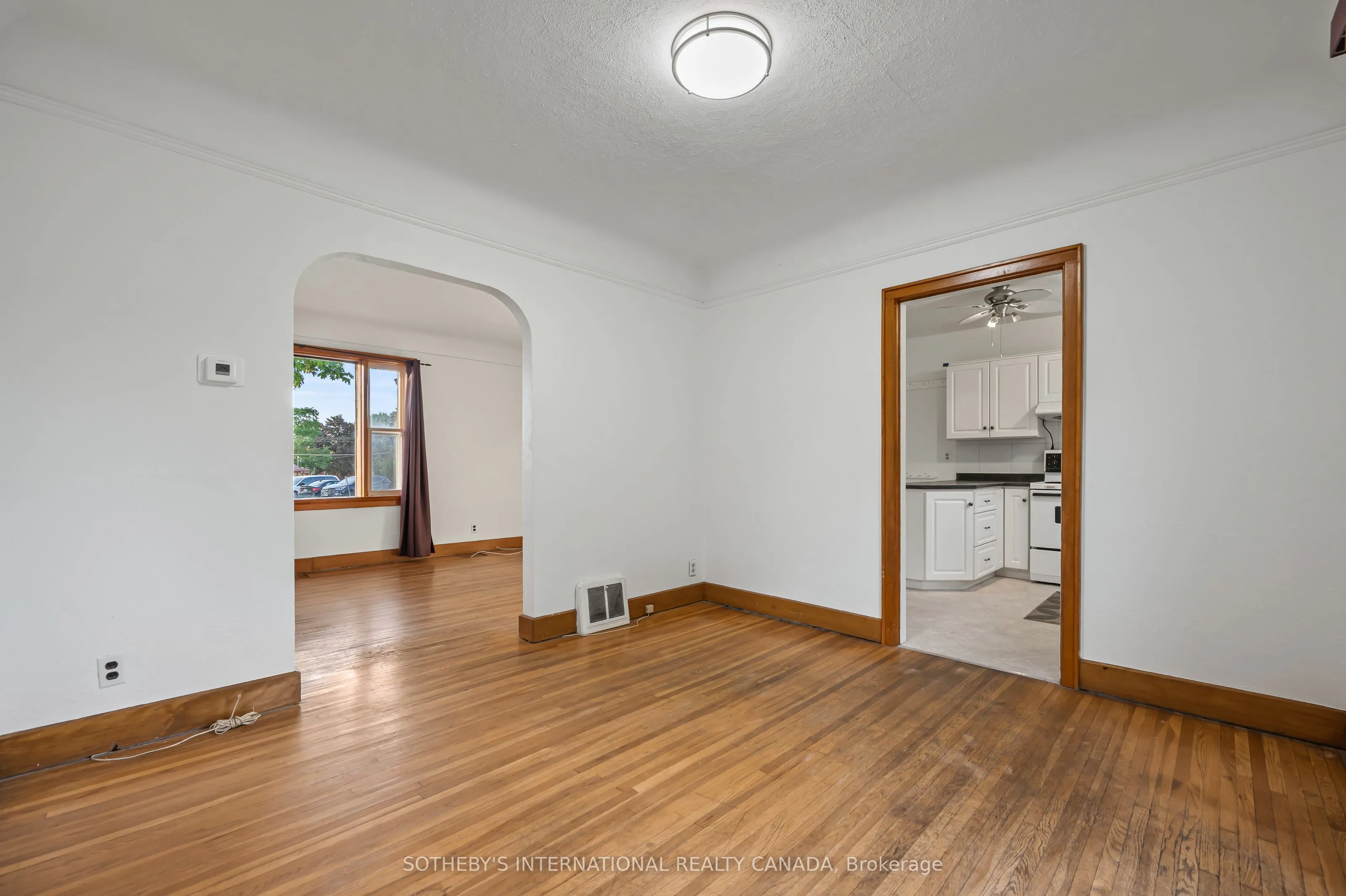 185 Highland Road W