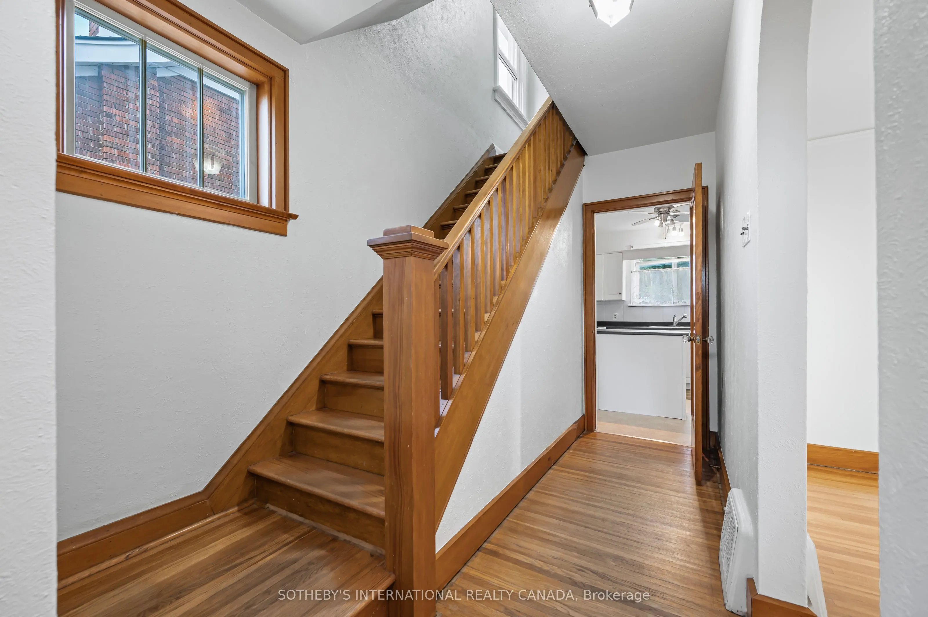 185 Highland Road W