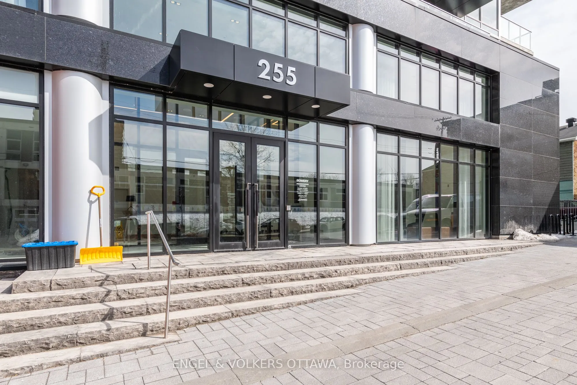 255 BAY Street W, #1305