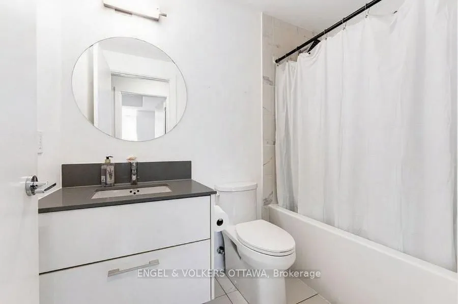 255 BAY Street W, #1305