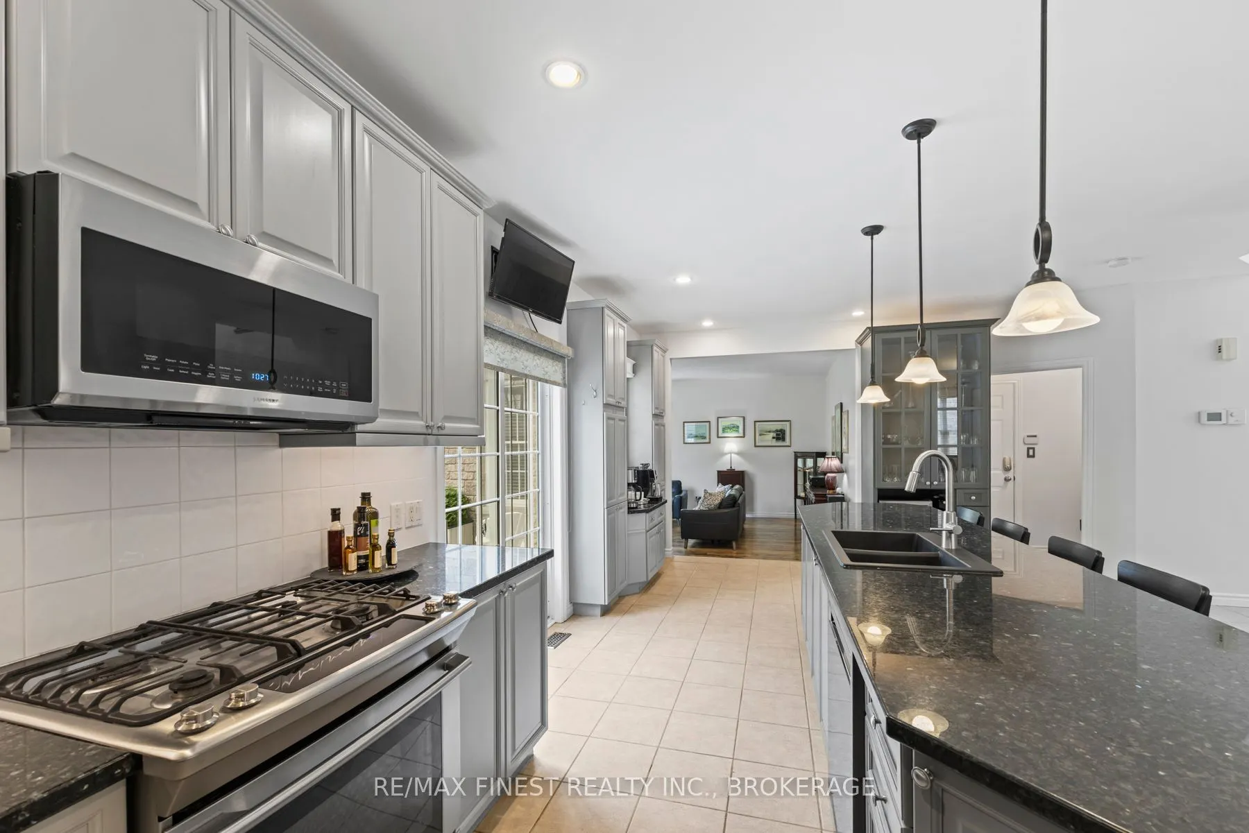 332 Honeywood Avenue