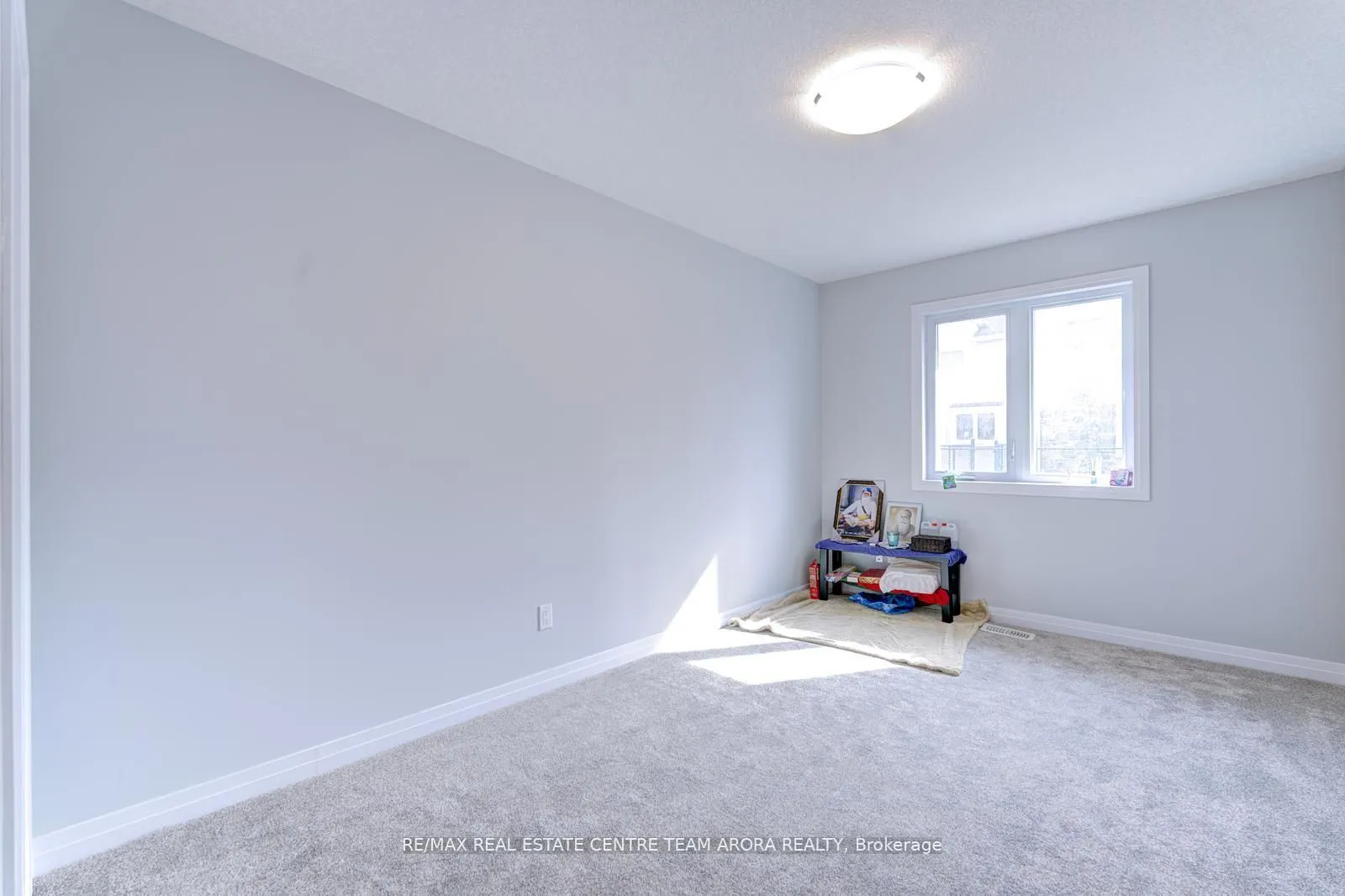 142 Queensbrook Crescent