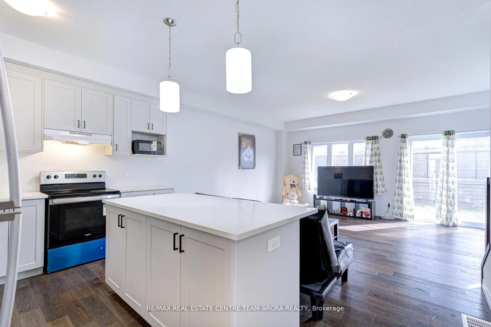 142 Queensbrook Crescent