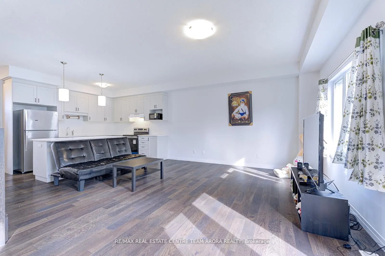 142 Queensbrook Crescent