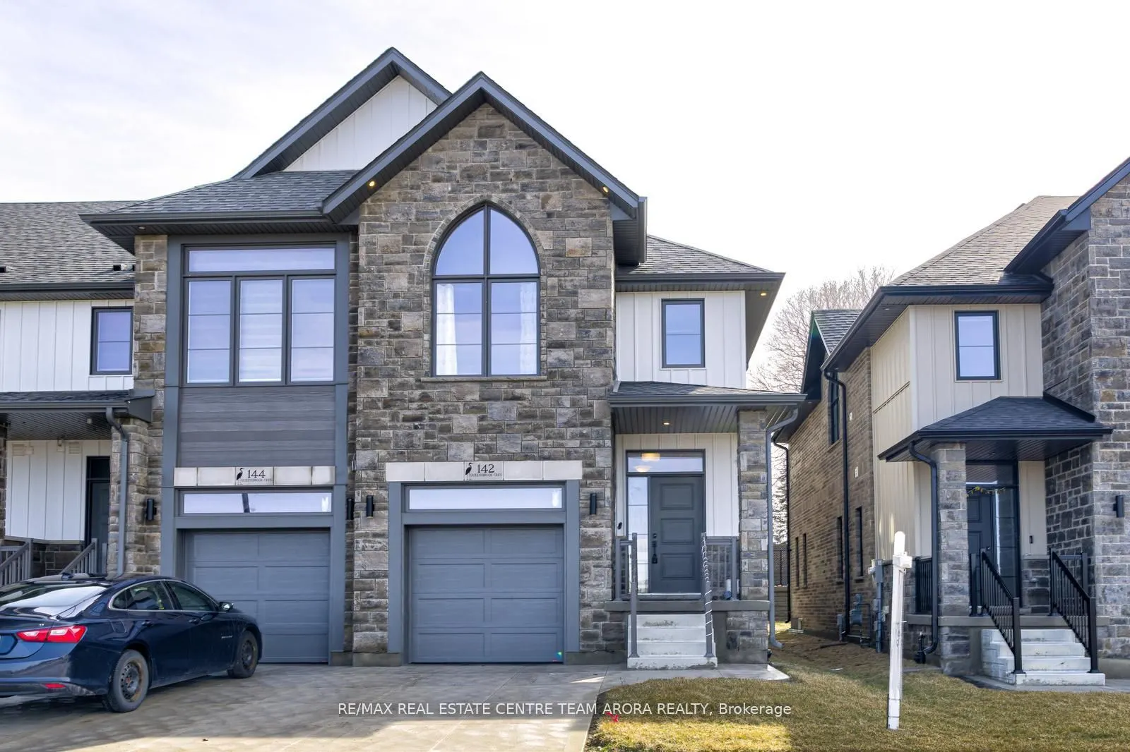 142 Queensbrook Crescent