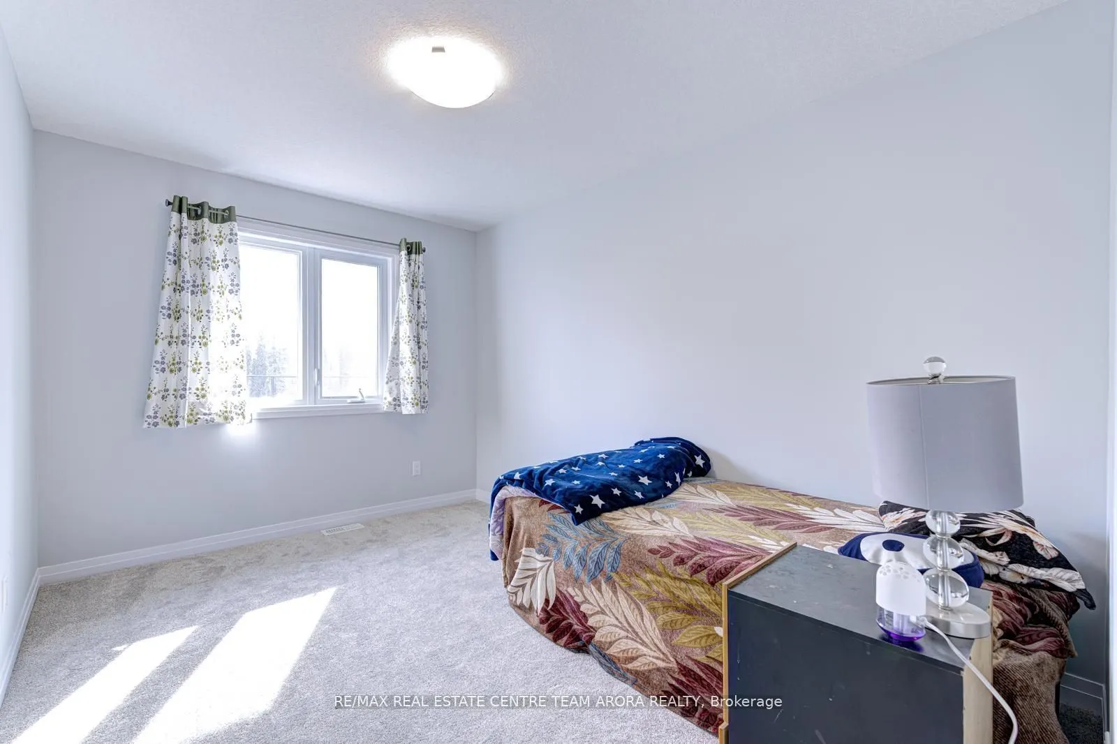 142 Queensbrook Crescent