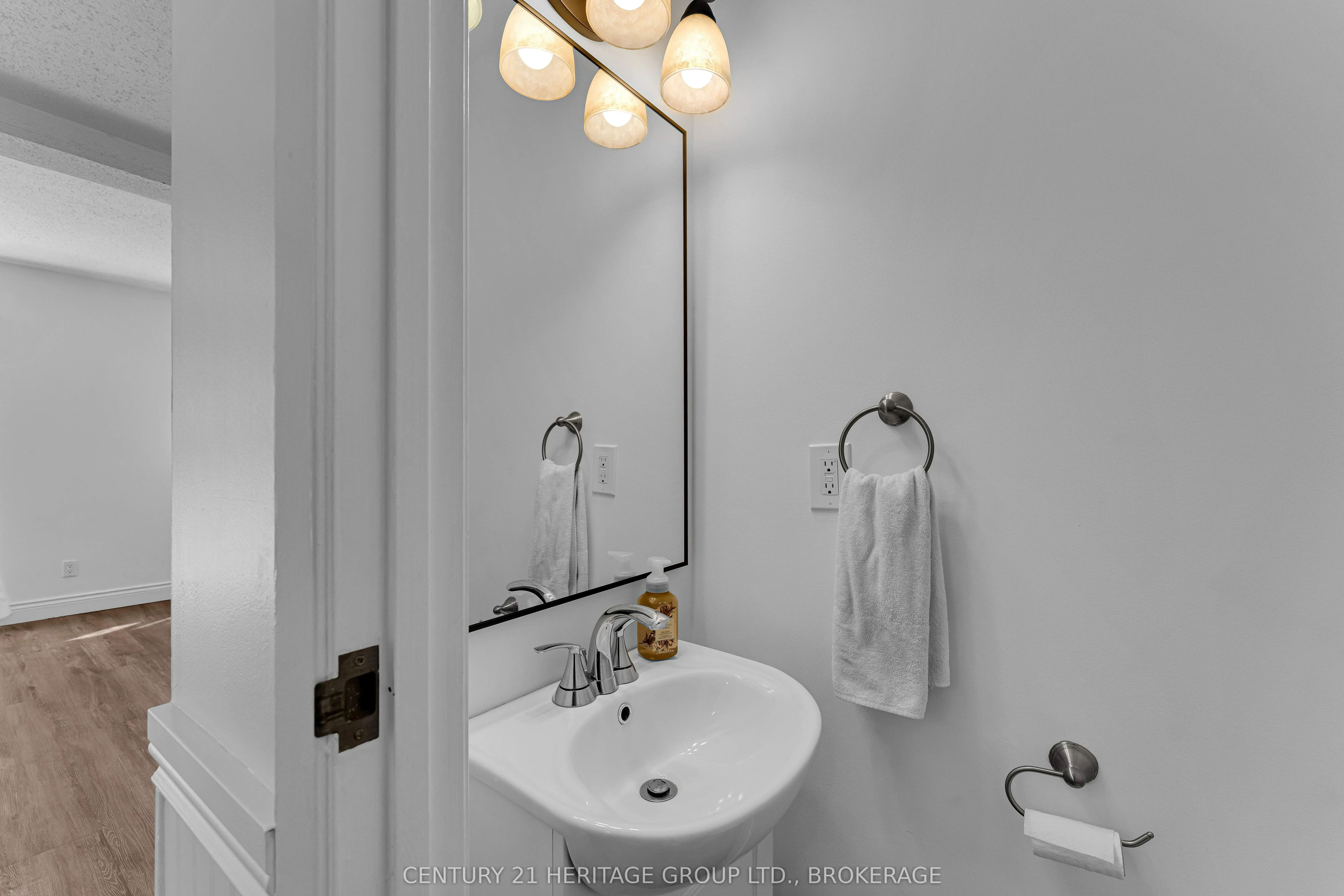 802 Datzell Lane W, #49