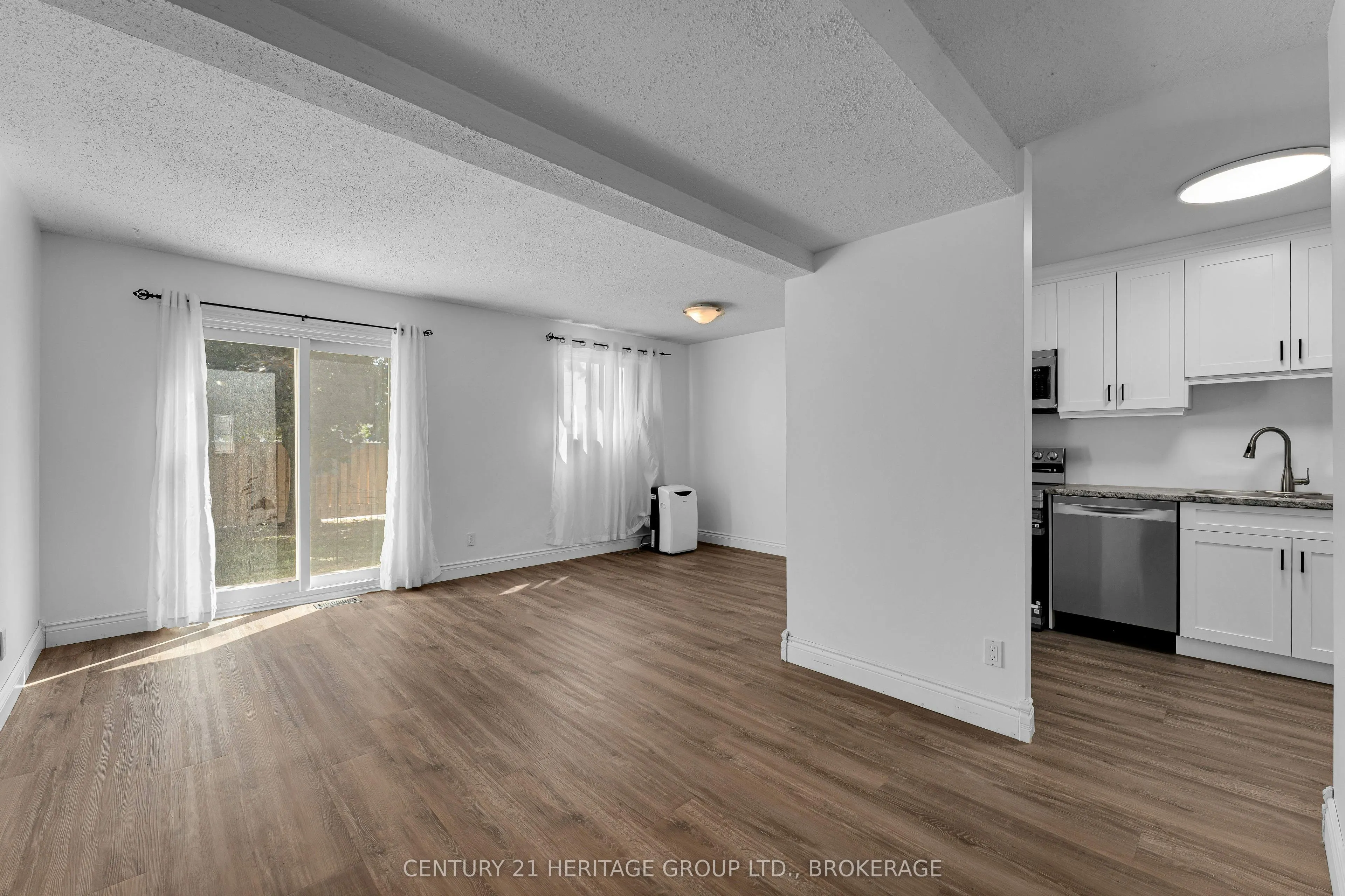 802 Datzell Lane W, #49