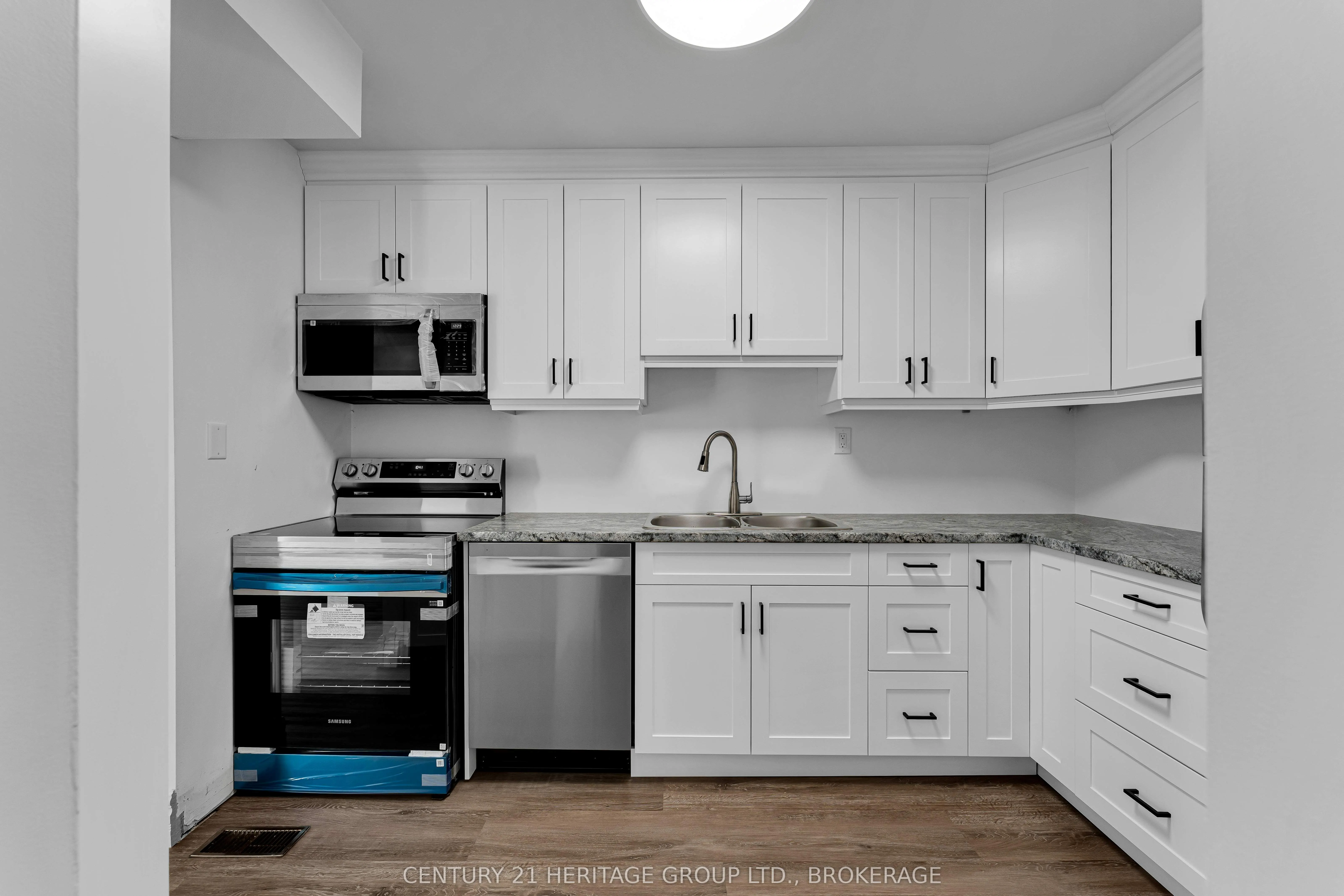 802 Datzell Lane W, #49