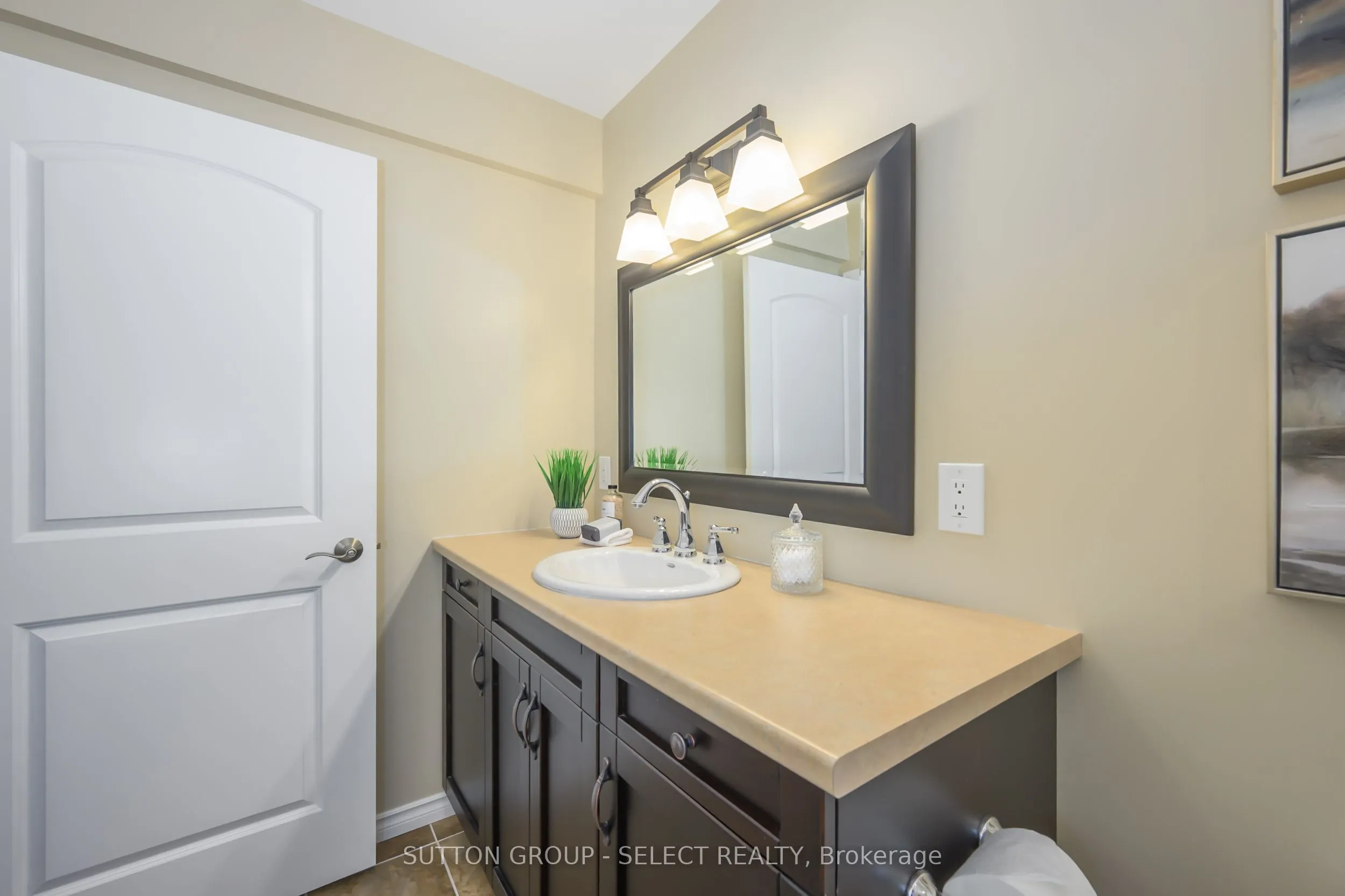 2014 Valleyrun Boulevard, #61