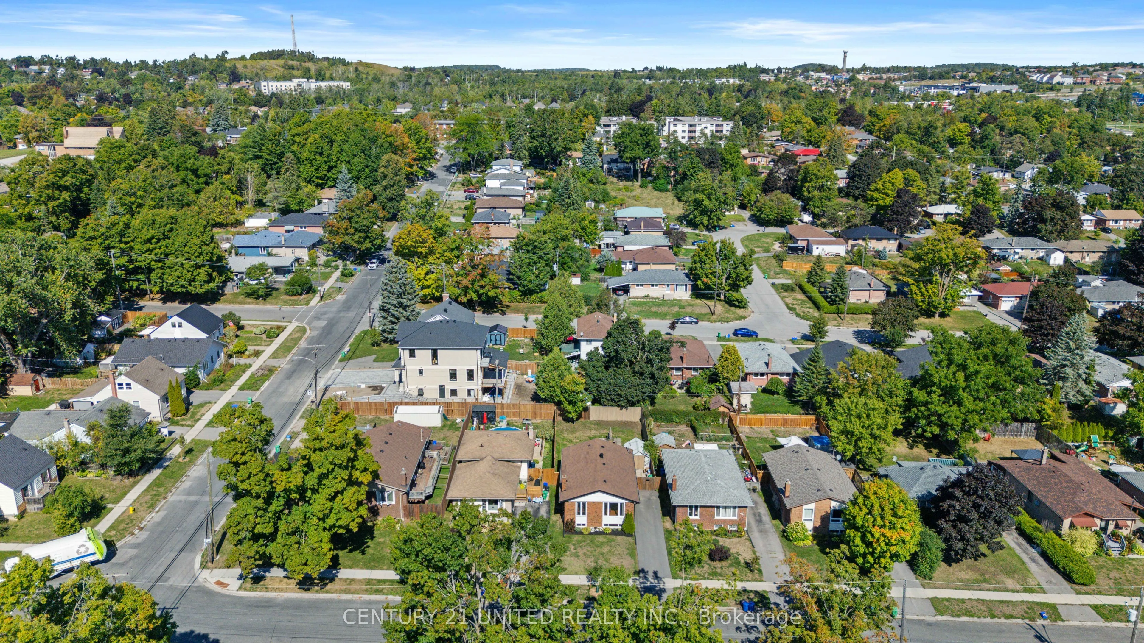 392 Wellington Street