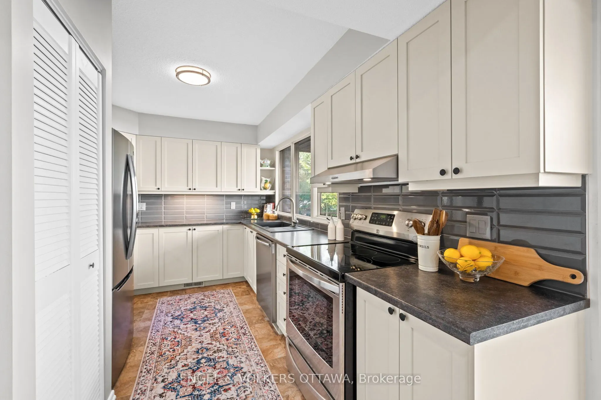 35 Belvedere Crescent, #35