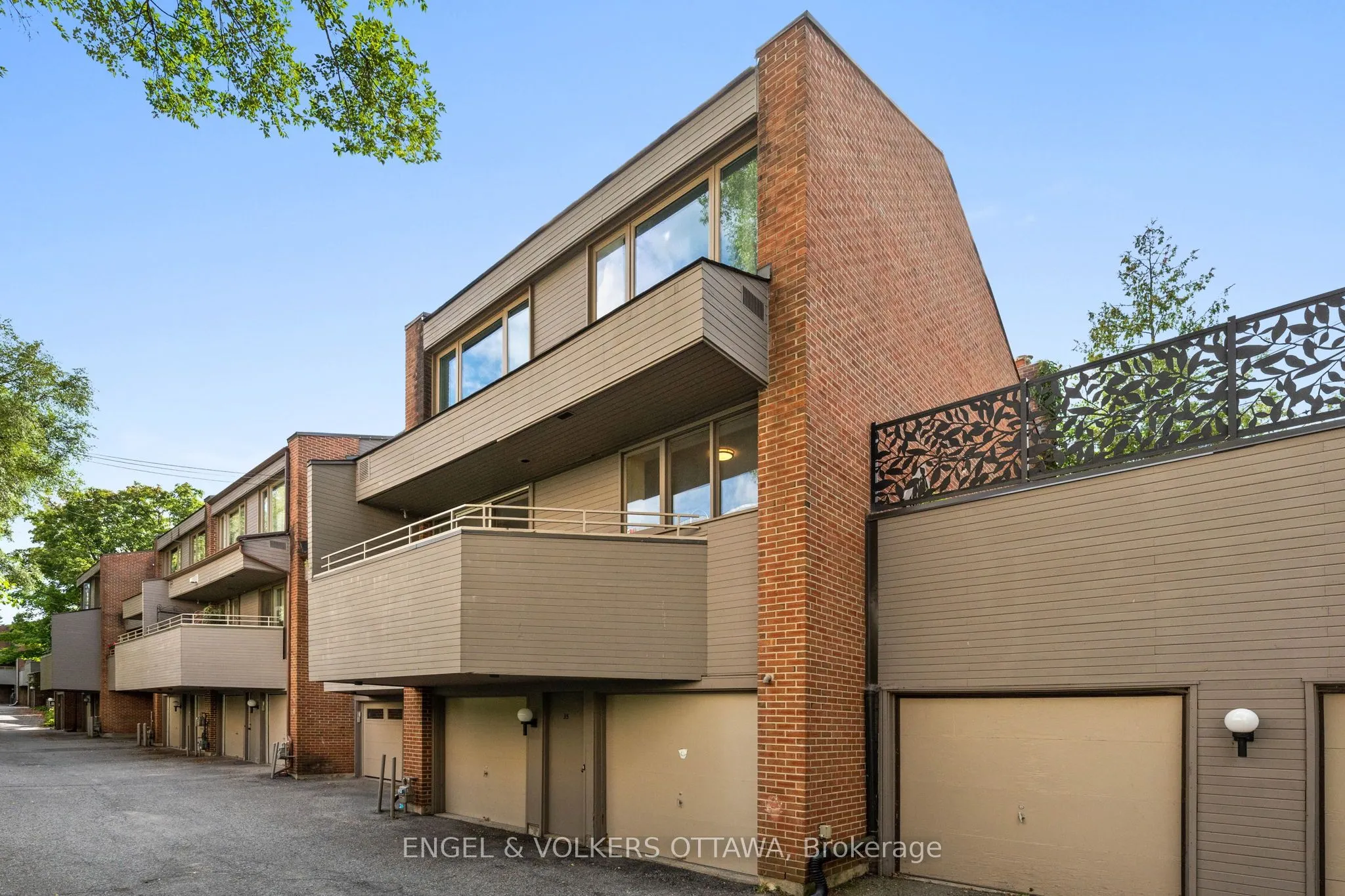 35 Belvedere Crescent, #35
