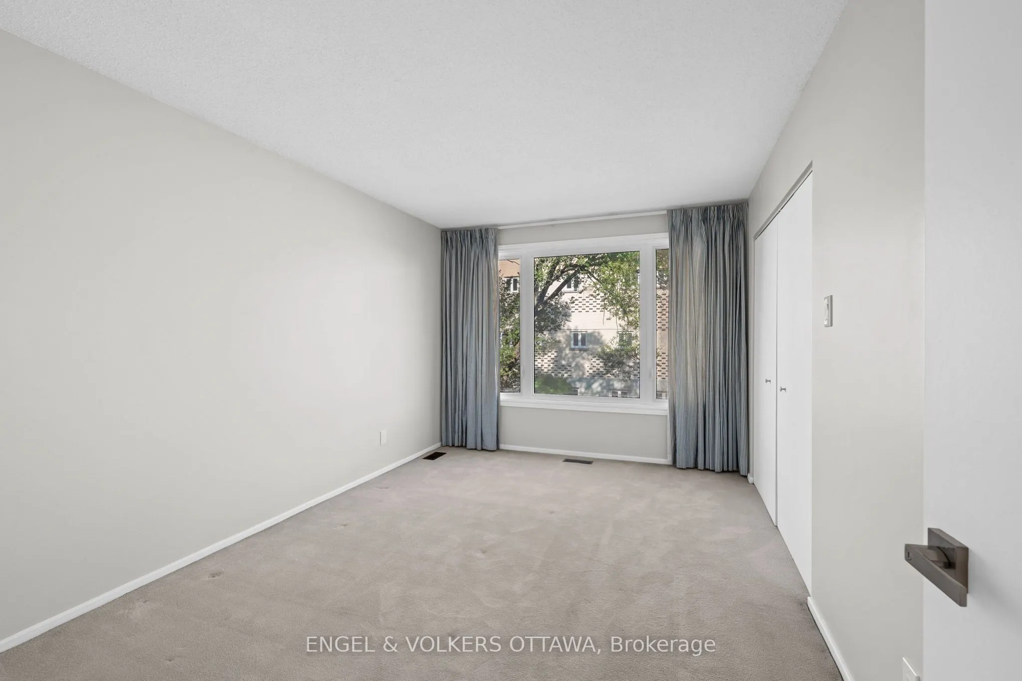 35 Belvedere Crescent, #35