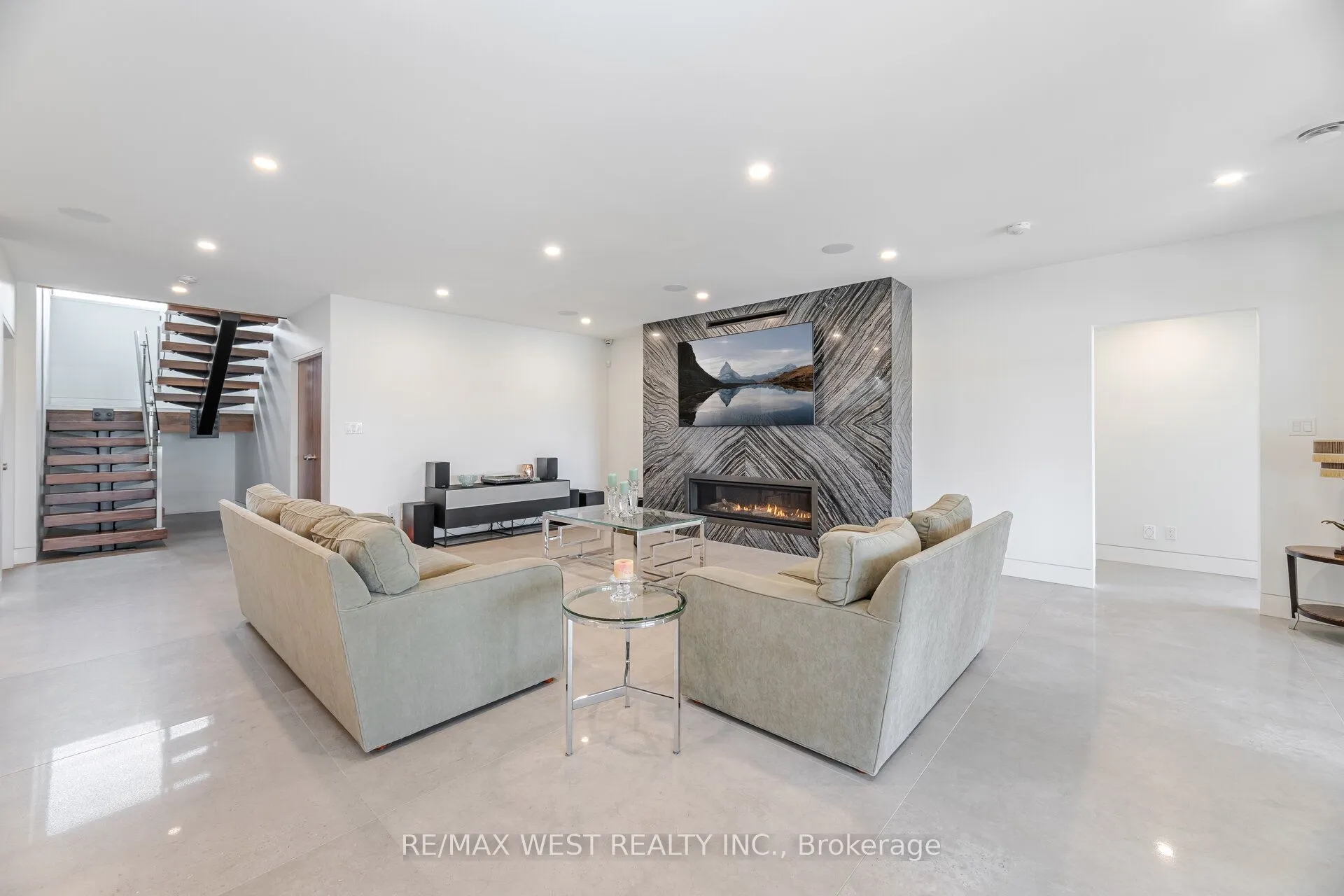83 Navigation Drive