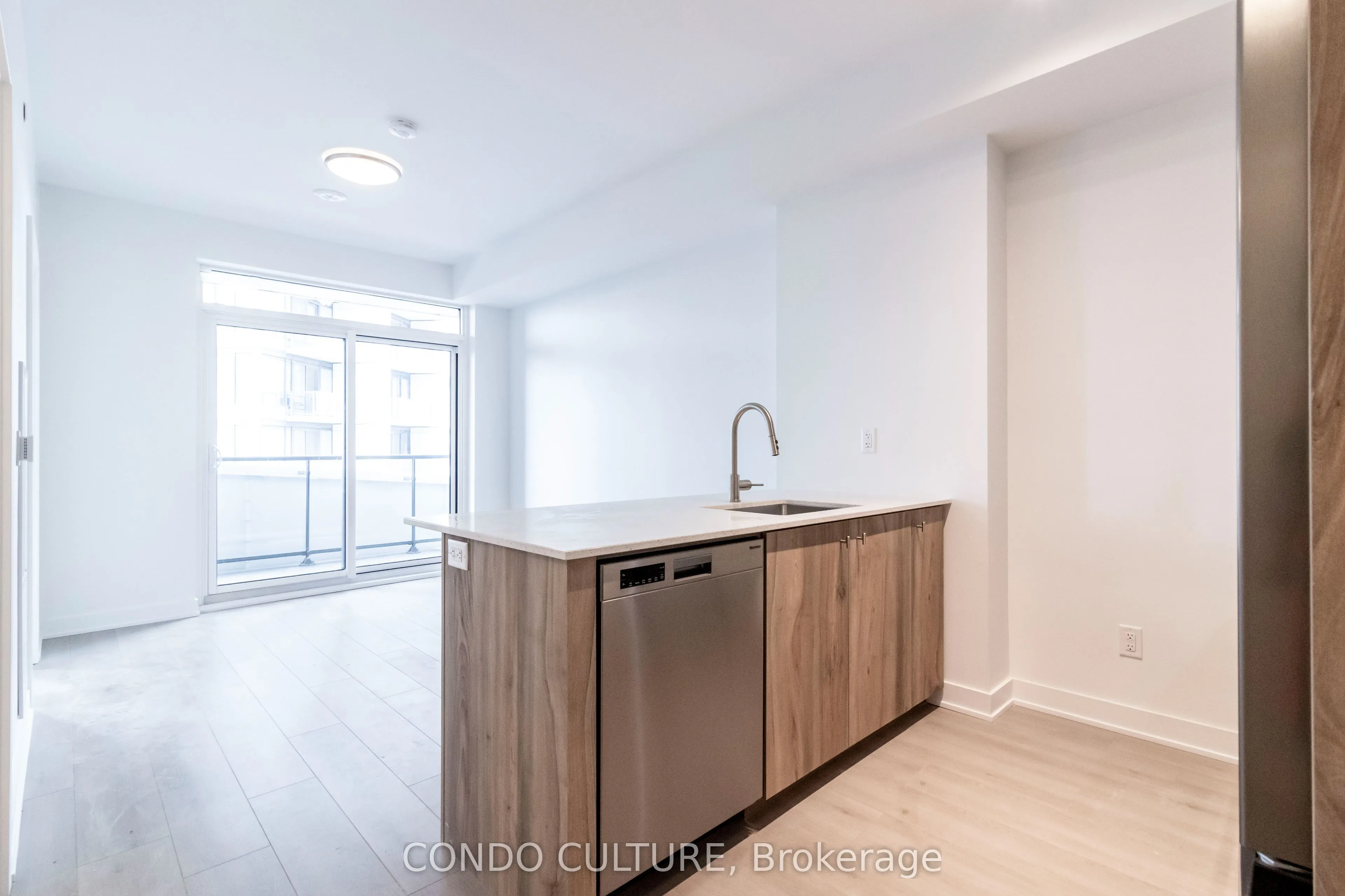 25 Wellington Street S, #1107