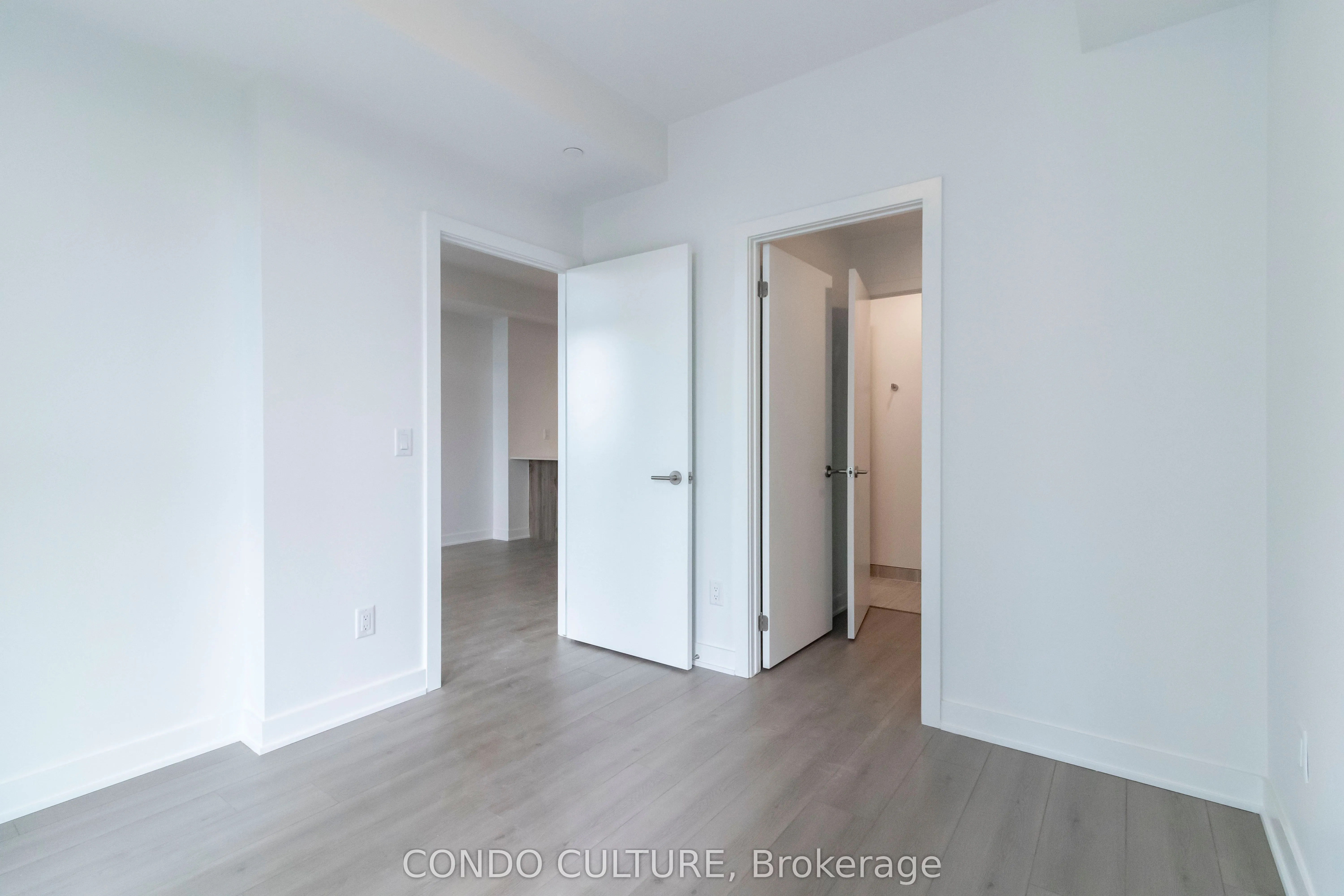 25 Wellington Street S, #1107
