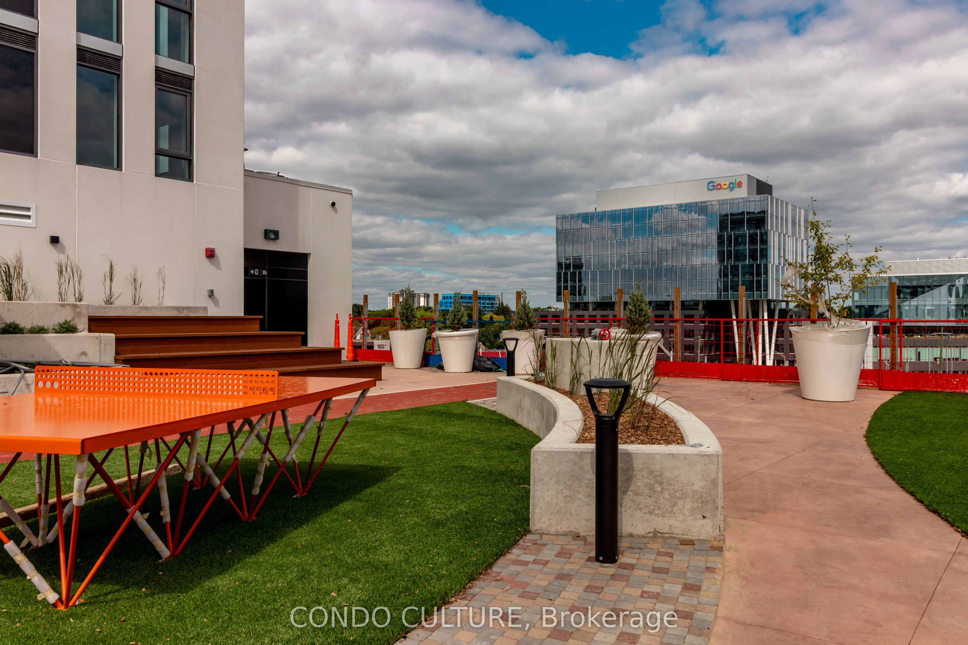 25 Wellington Street S, #1107