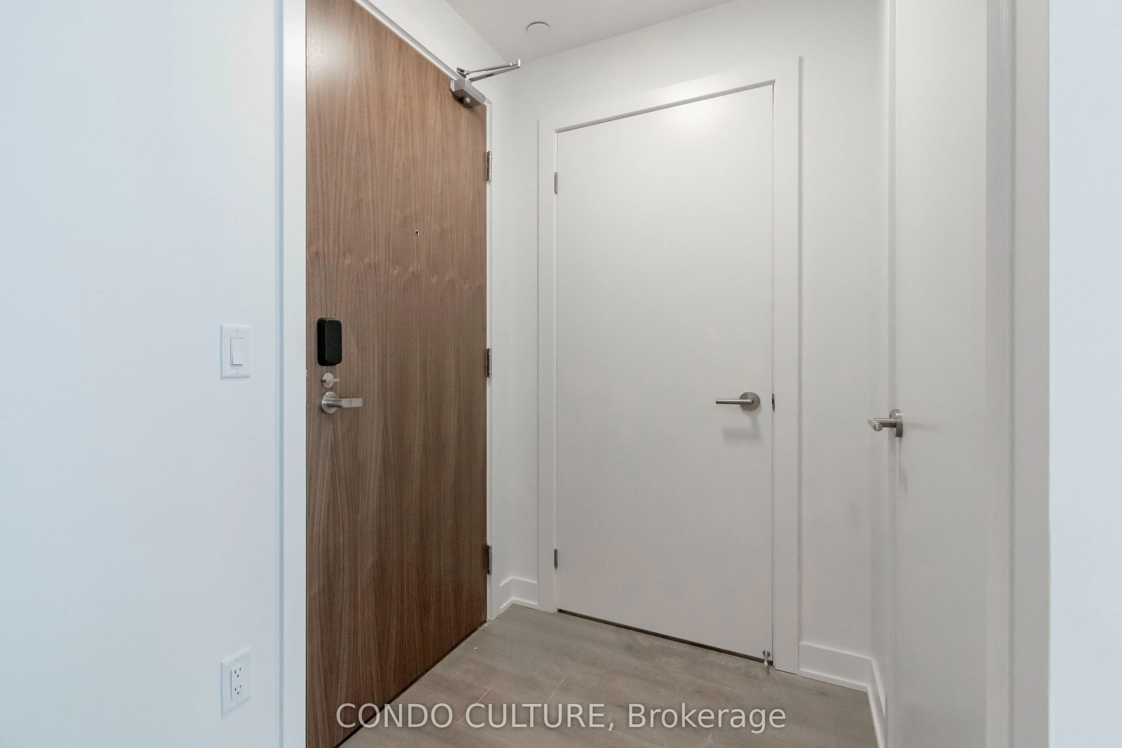 25 Wellington Street S, #1107