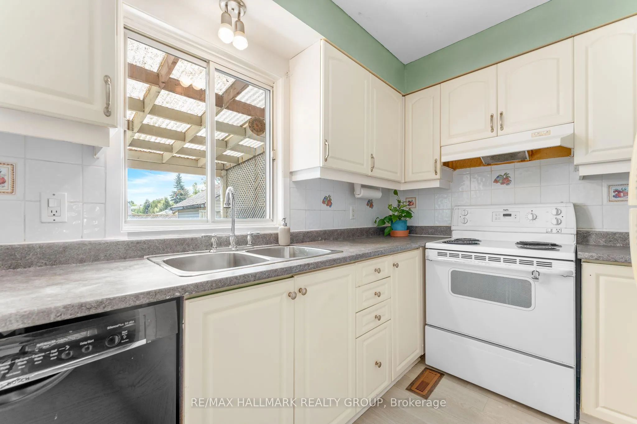 41 Sovereign Avenue