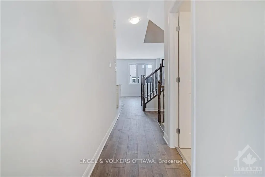 588 DECOEUR Drive