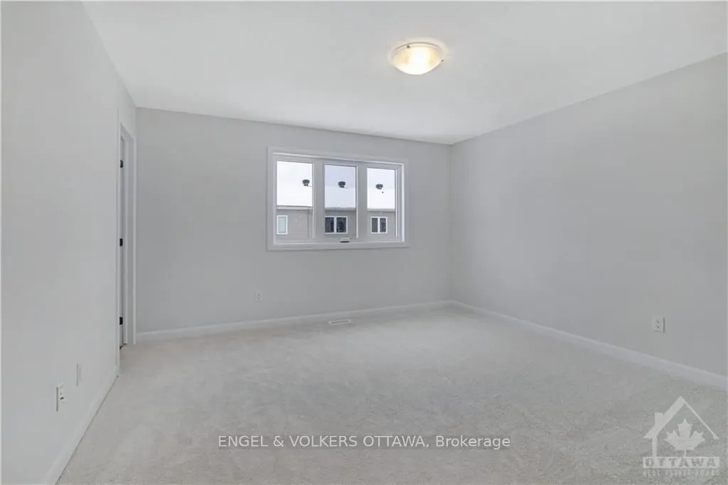 588 DECOEUR Drive
