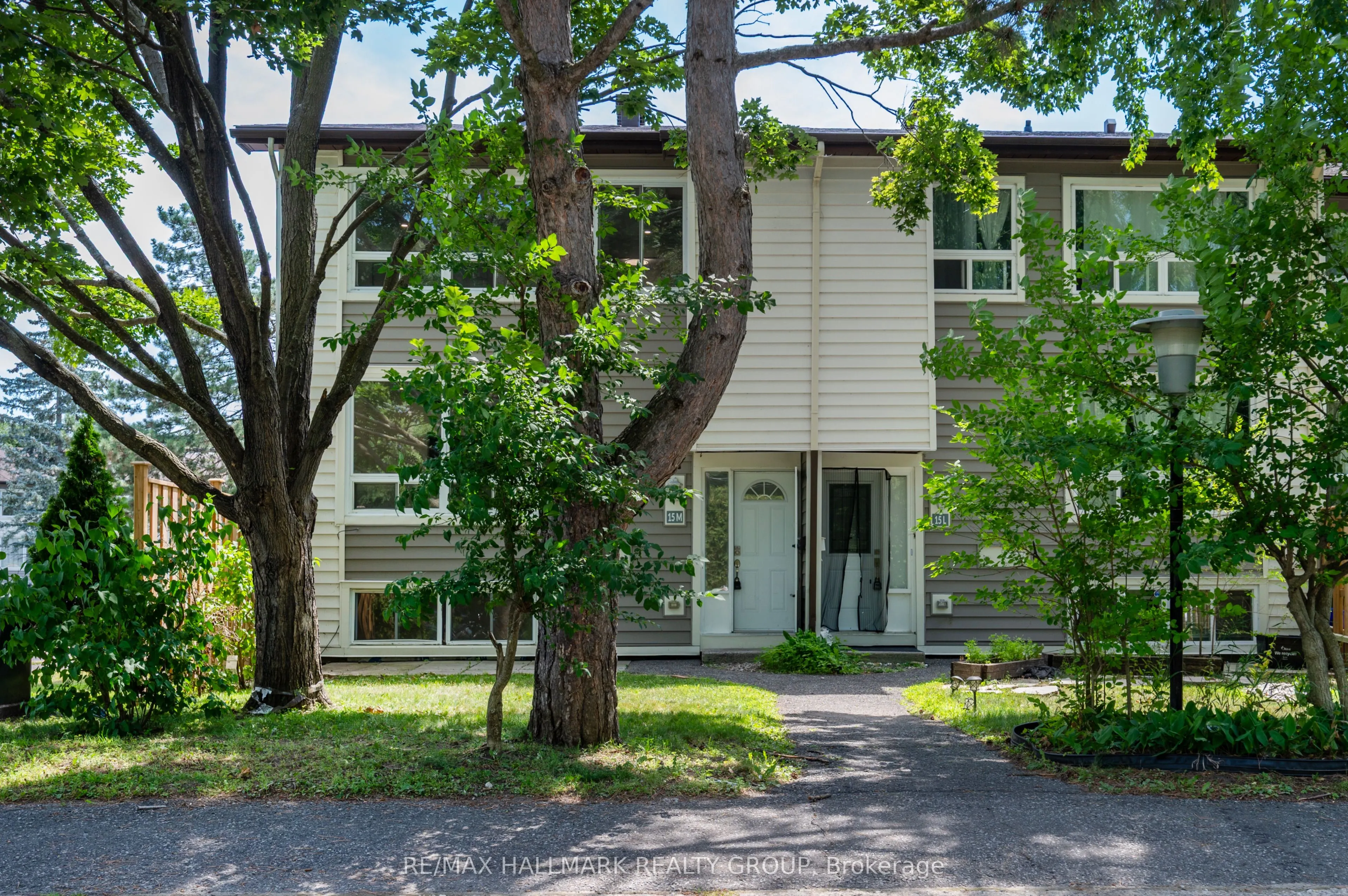15 Banner Road, #M