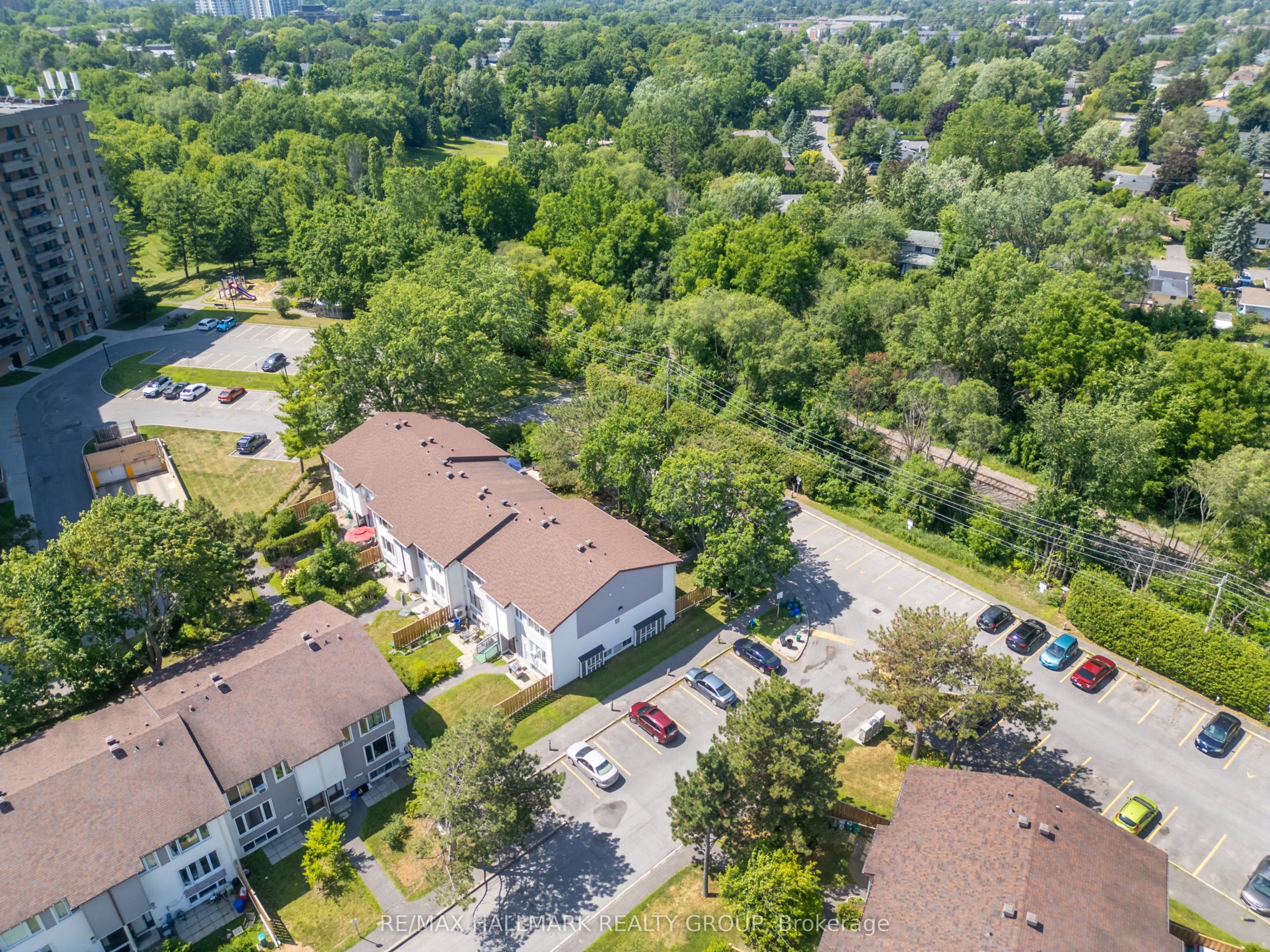 15 Banner Road, #M