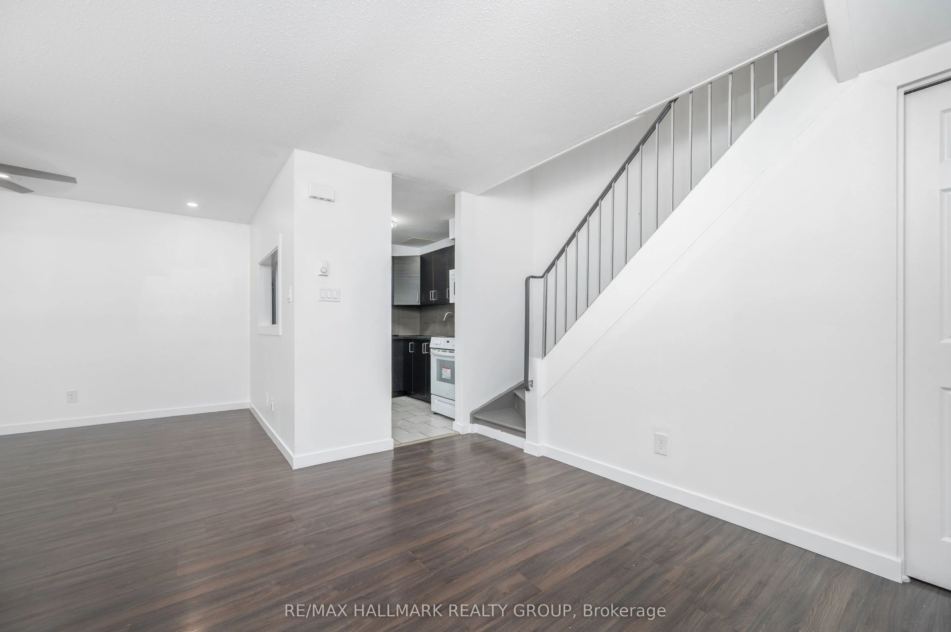 15 Banner Road, #M